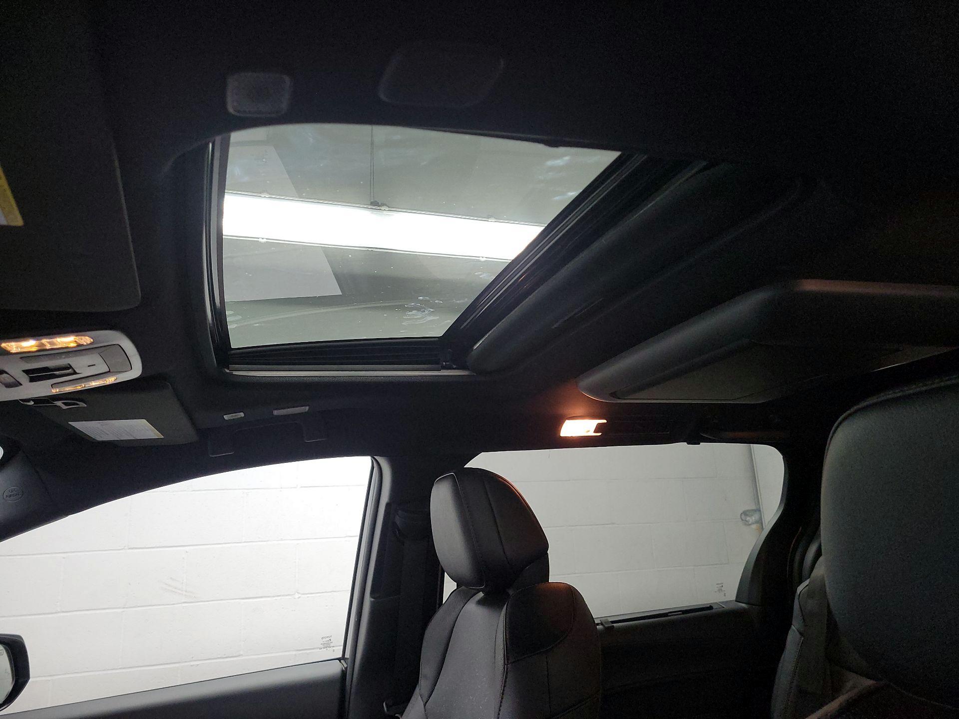 Thumbnail: 2025 Toyota Sienna - 19