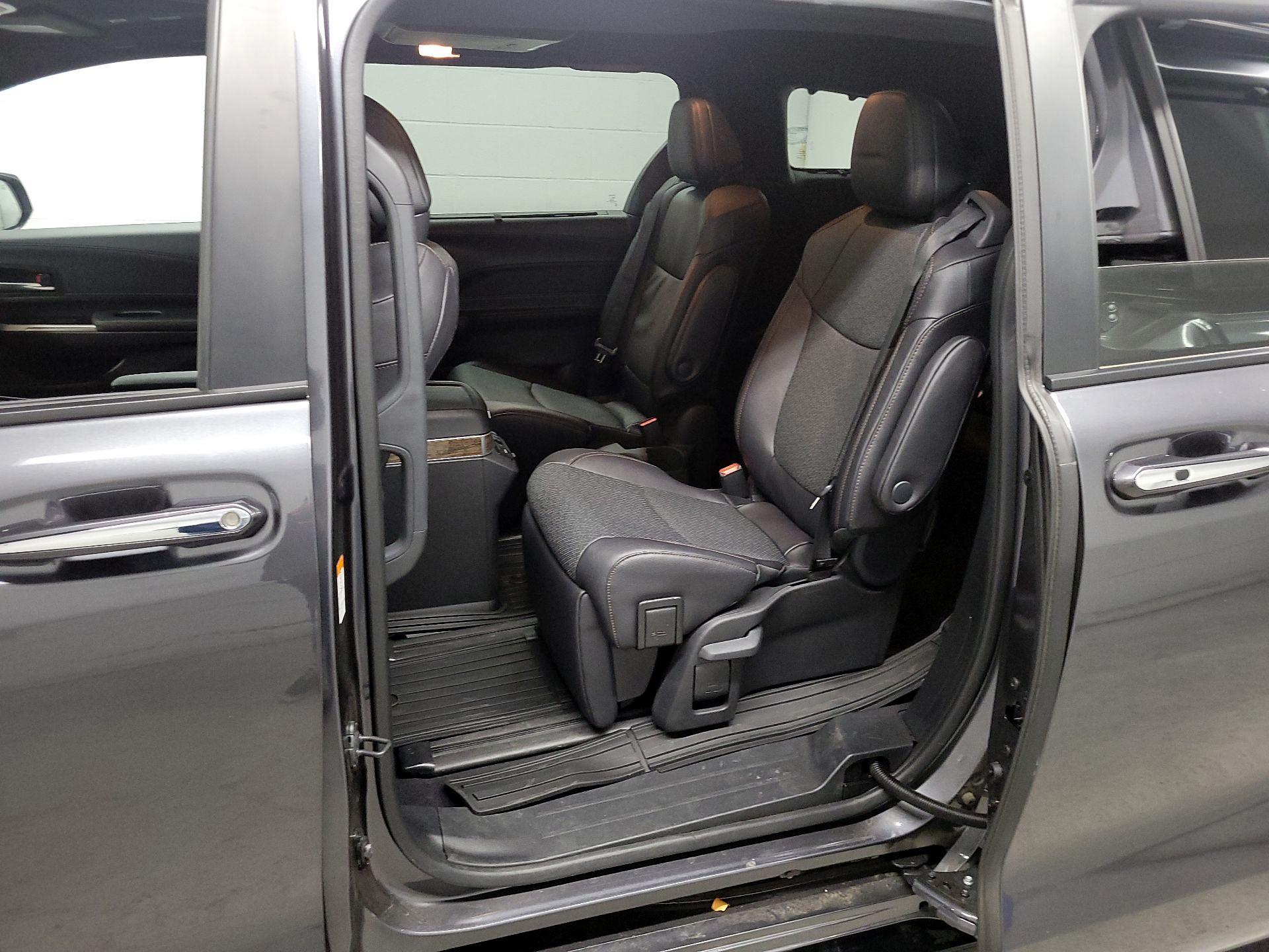 Thumbnail: 2025 Toyota Sienna - 20