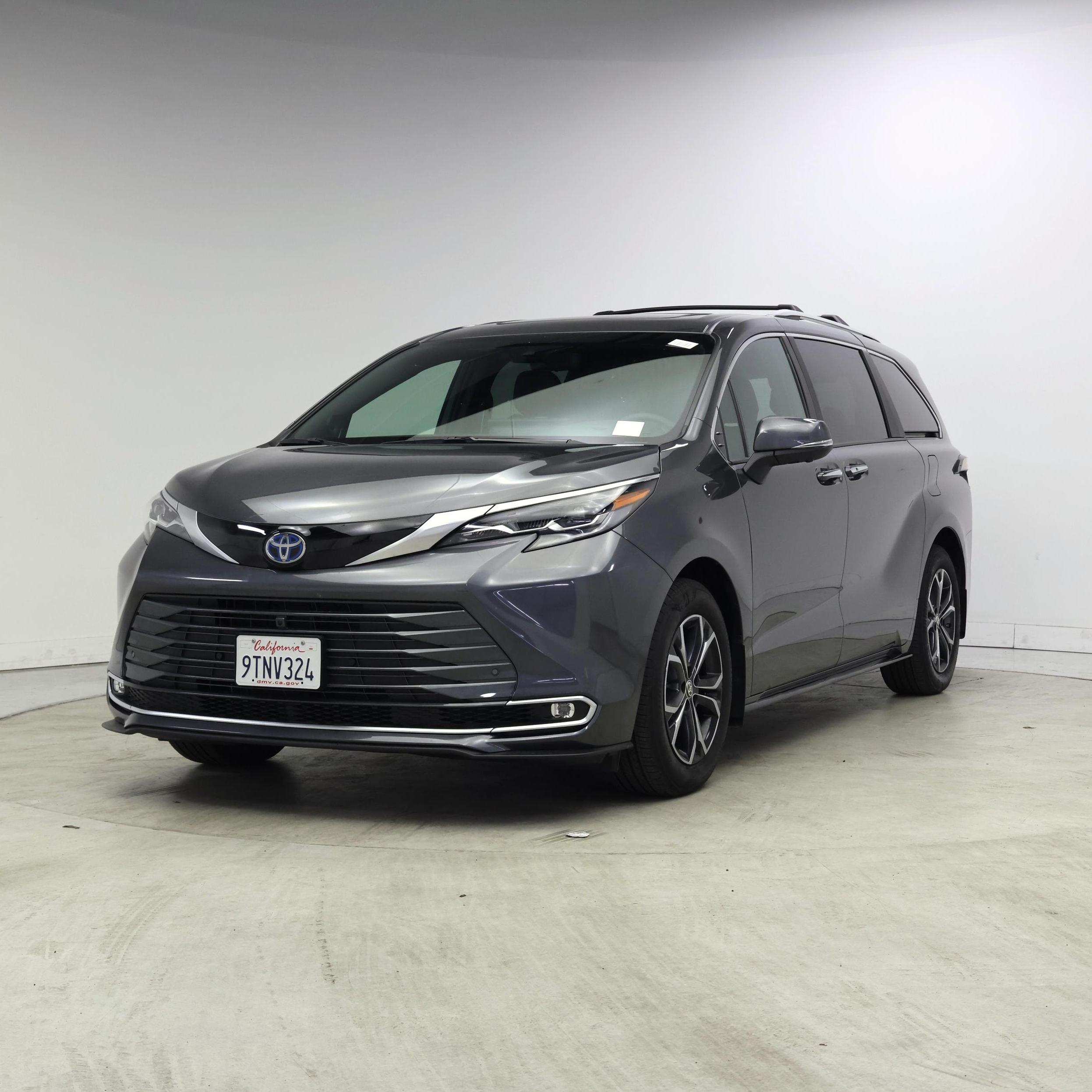 Thumbnail: 2025 Toyota Sienna - 4