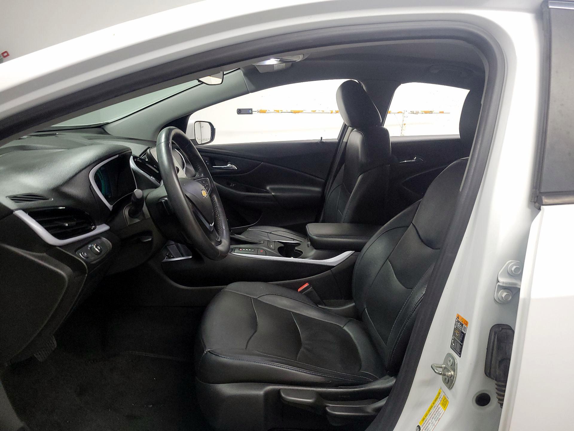 Thumbnail: 2017 Chevrolet Volt - 11