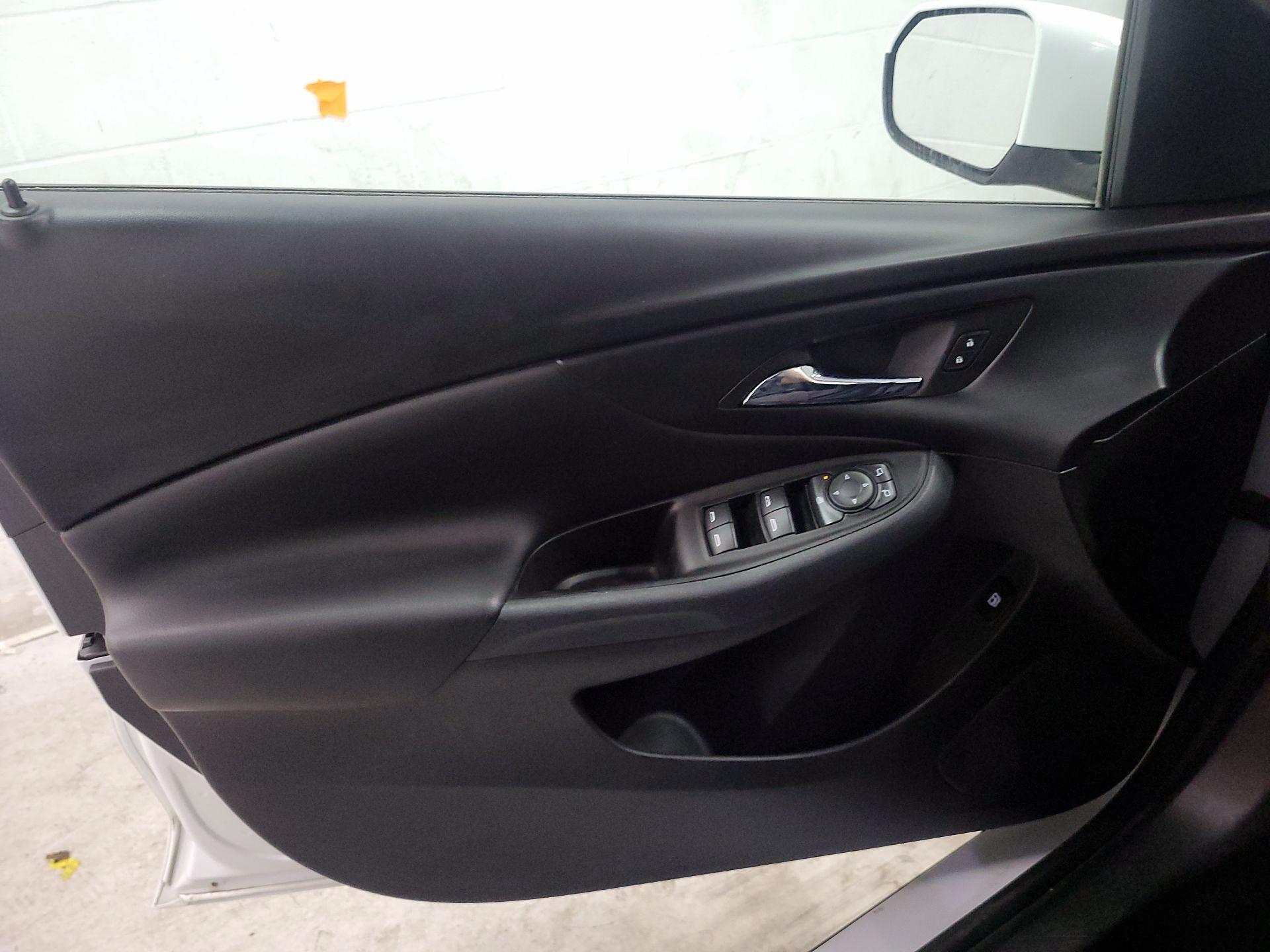 Thumbnail: 2017 Chevrolet Volt - 12