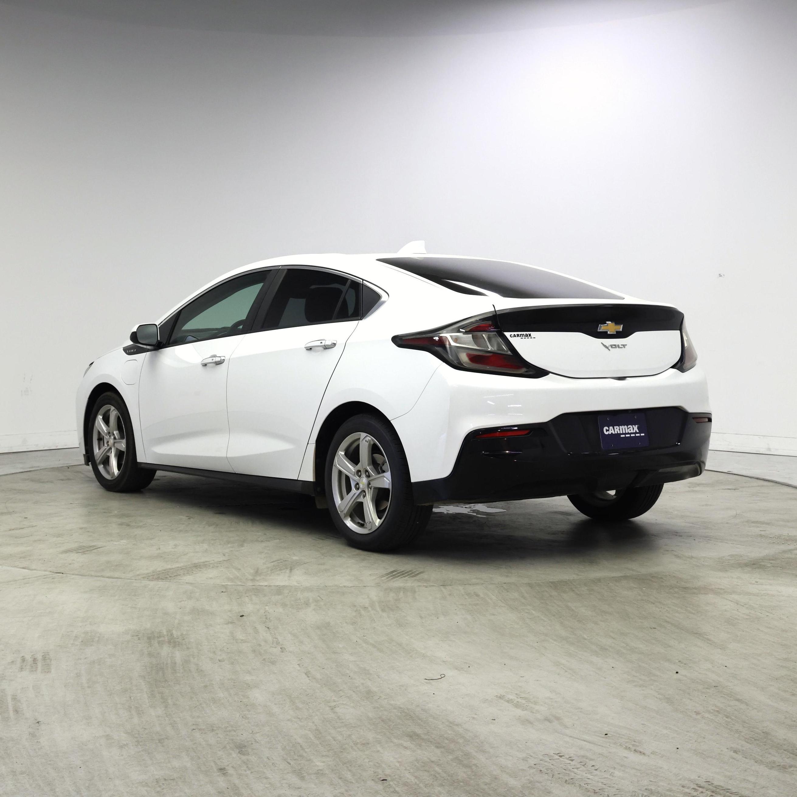 Thumbnail: 2017 Chevrolet Volt - 2