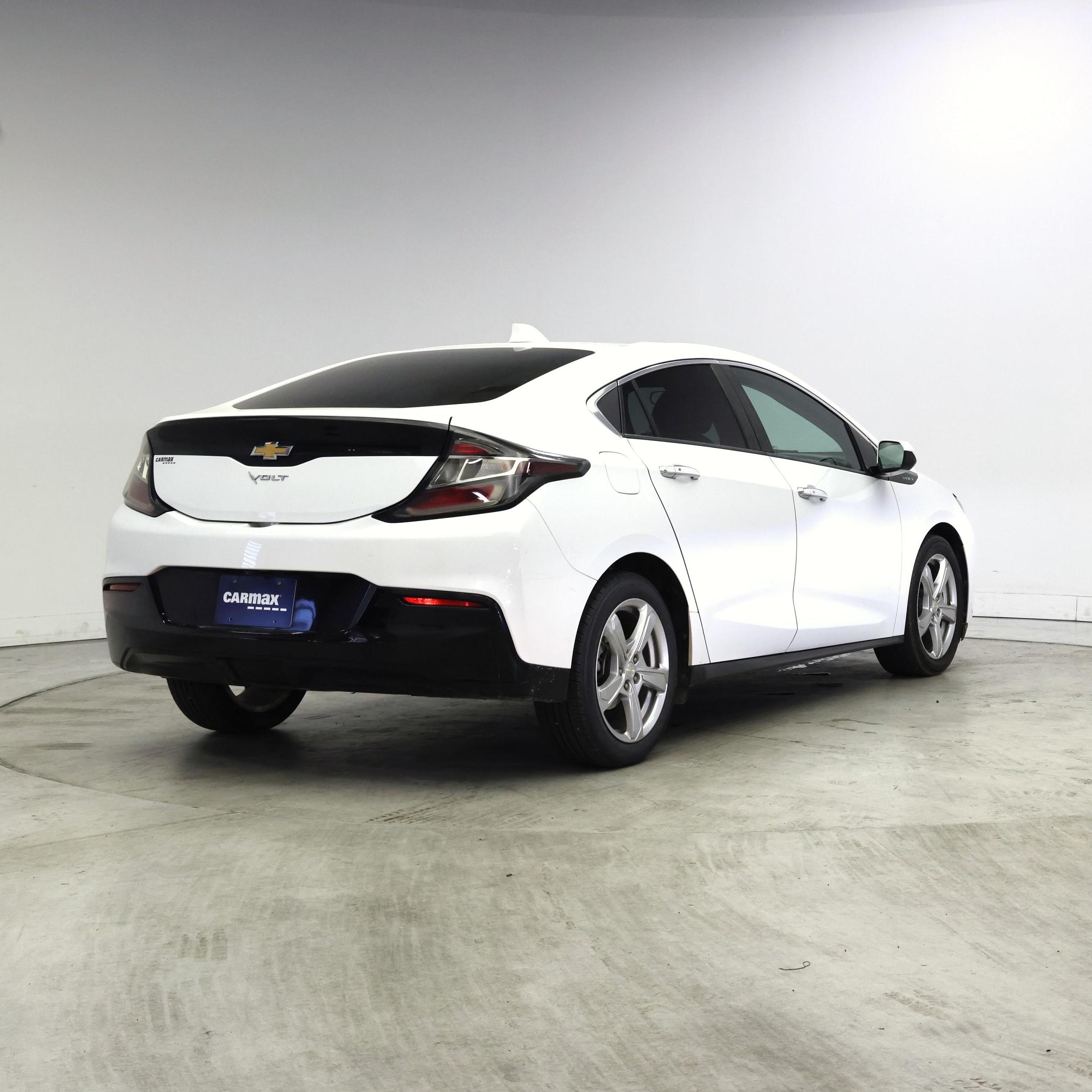 Thumbnail: 2017 Chevrolet Volt - 8