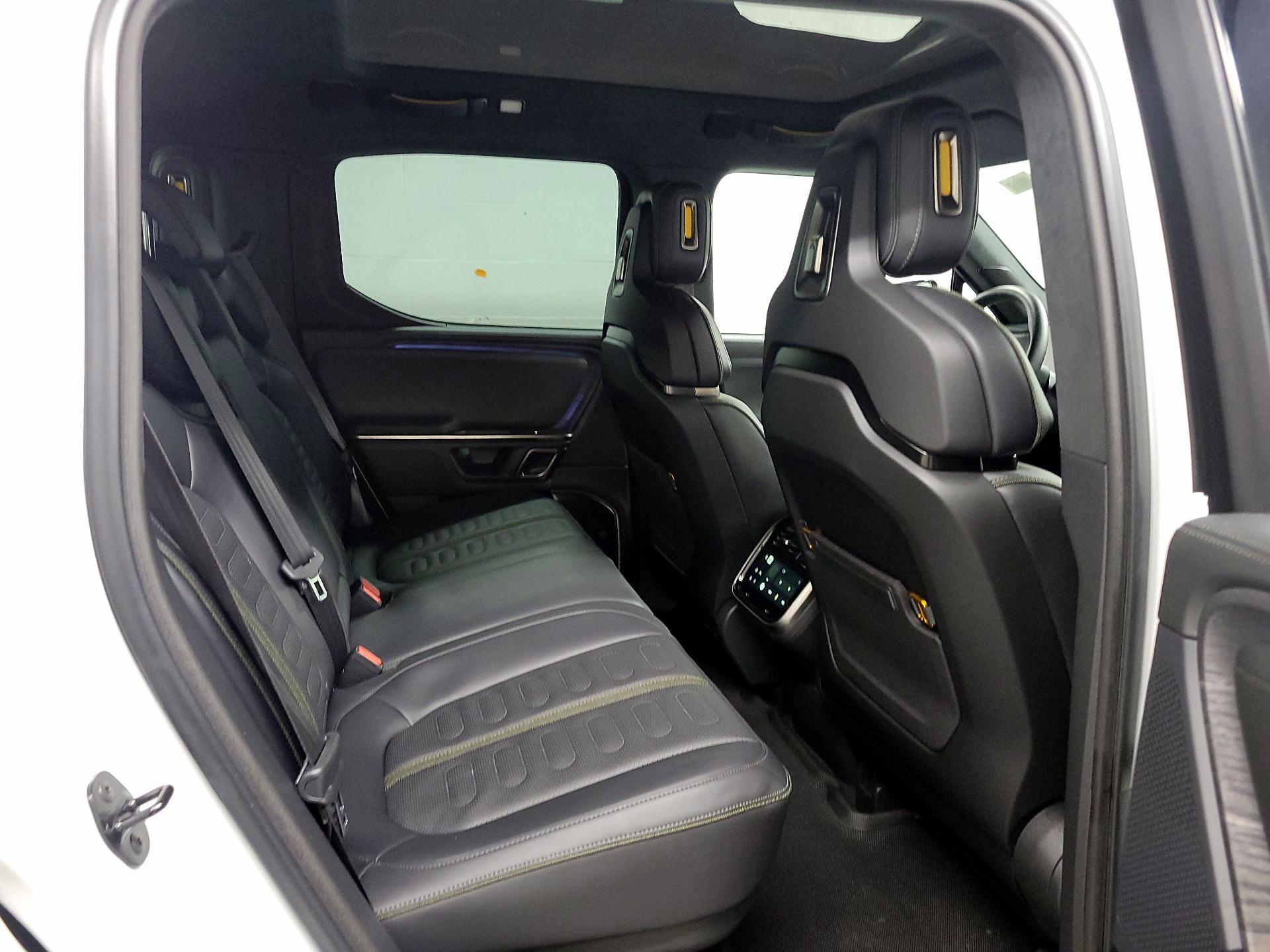 Thumbnail: 2024 Rivian R1T - 17