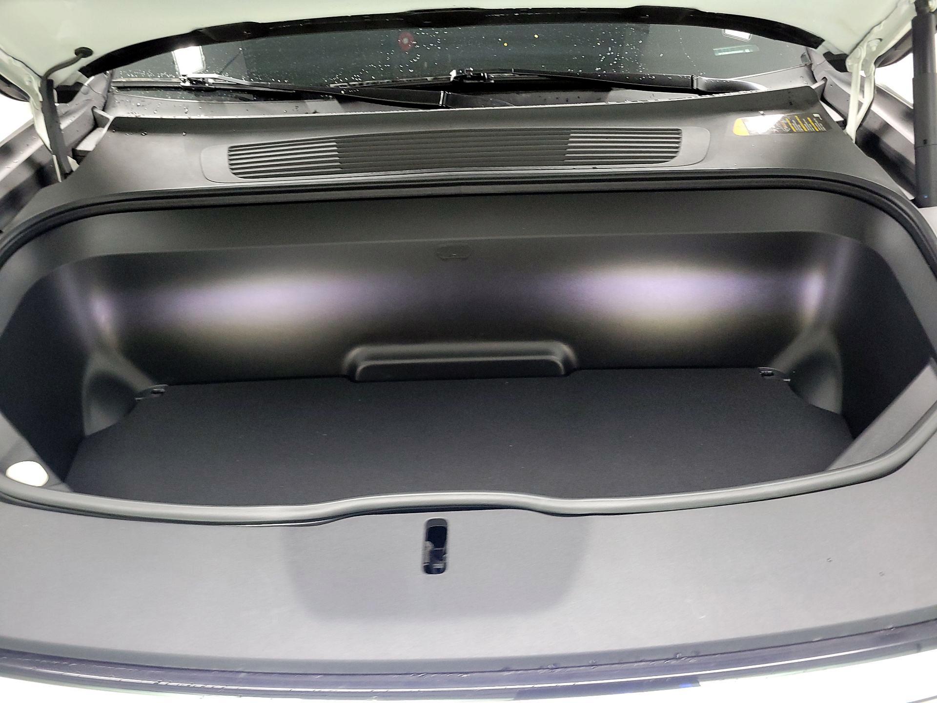 Thumbnail: 2024 Rivian R1T - 19