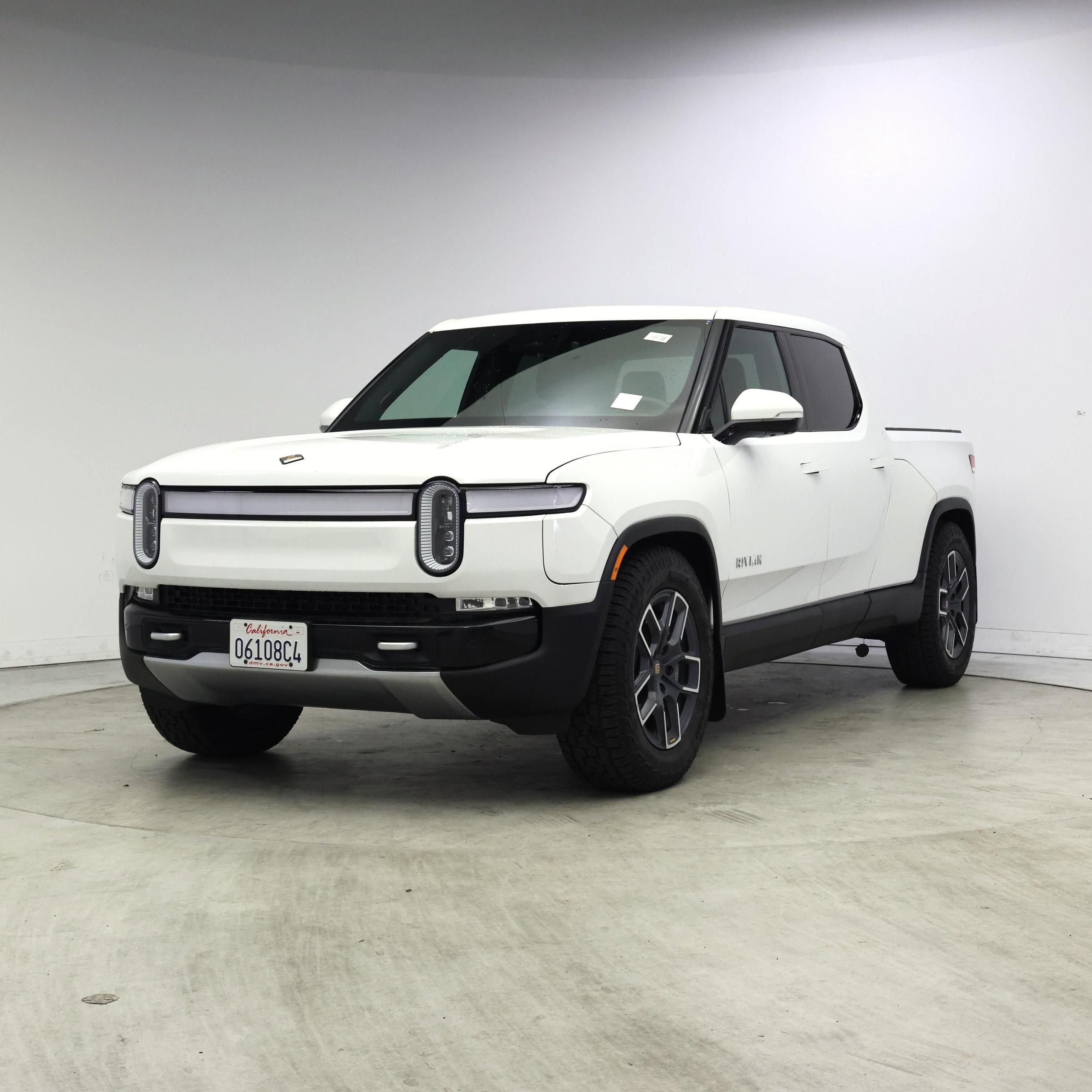 Thumbnail: 2024 Rivian R1T - 4
