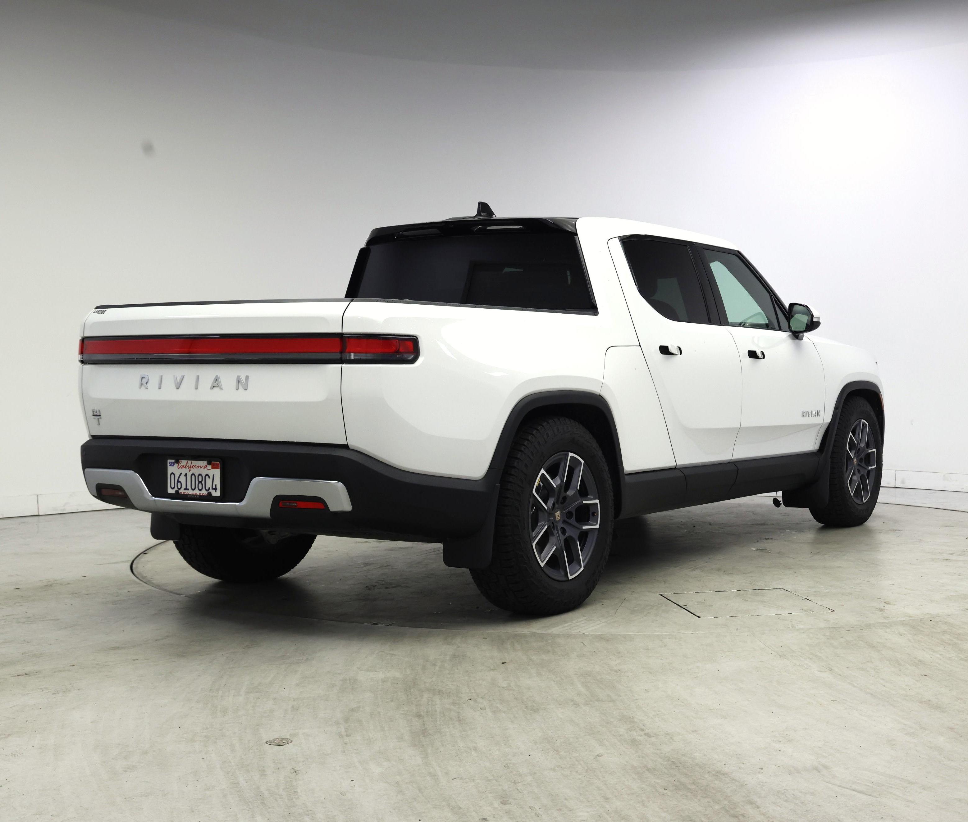 Thumbnail: 2024 Rivian R1T - 8