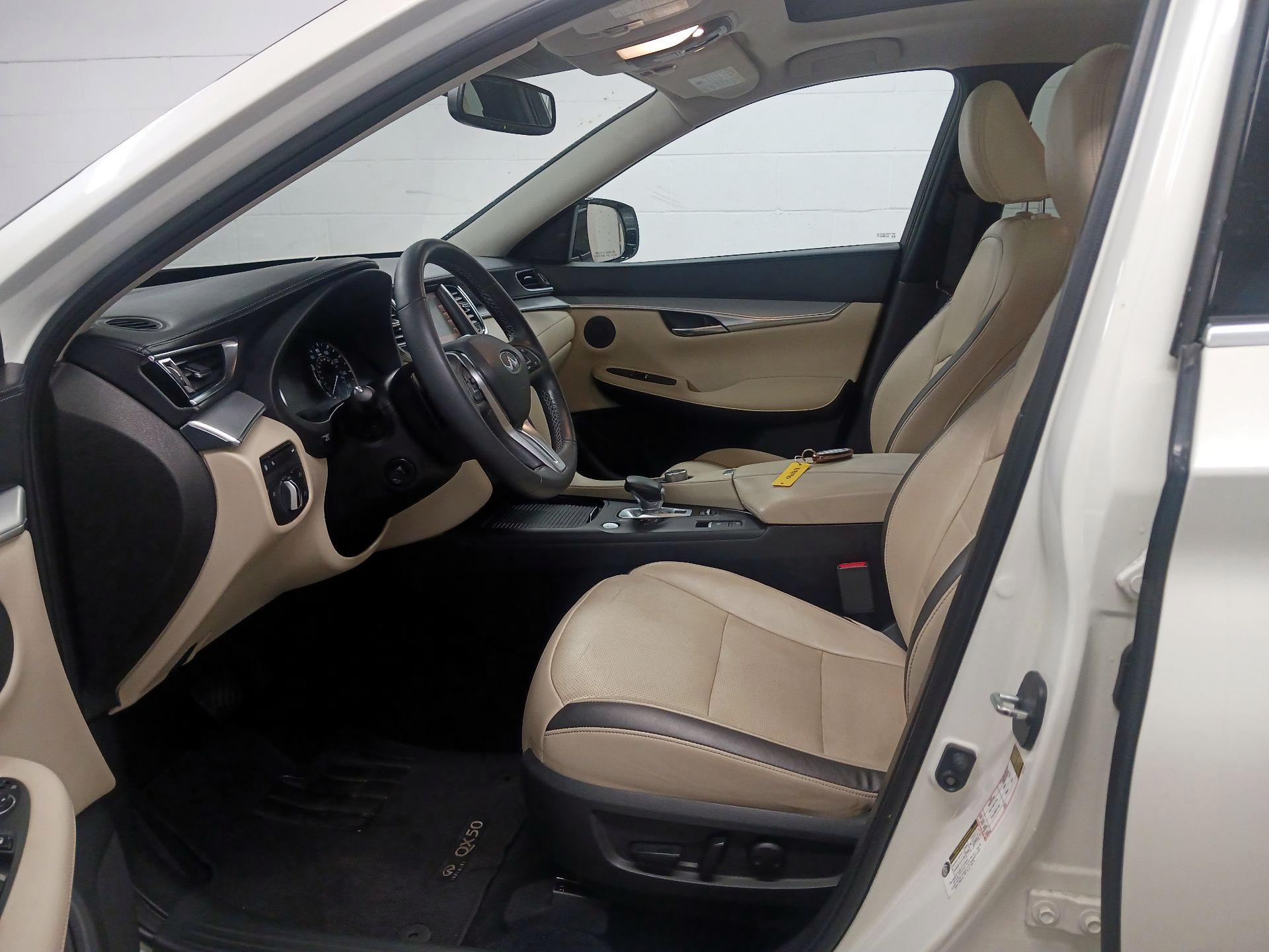 Thumbnail: 2019 INFINITI QX50 - 11