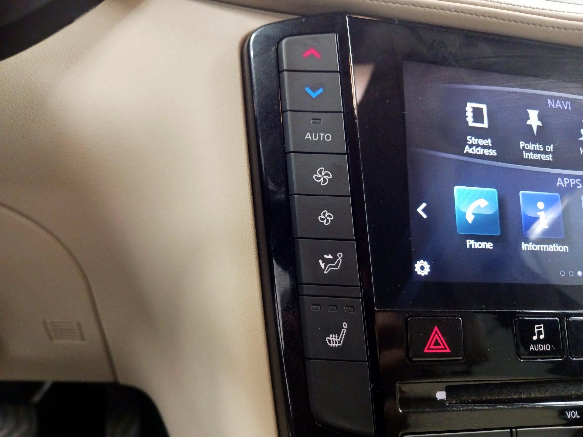 Thumbnail: 2019 INFINITI QX50 - 17