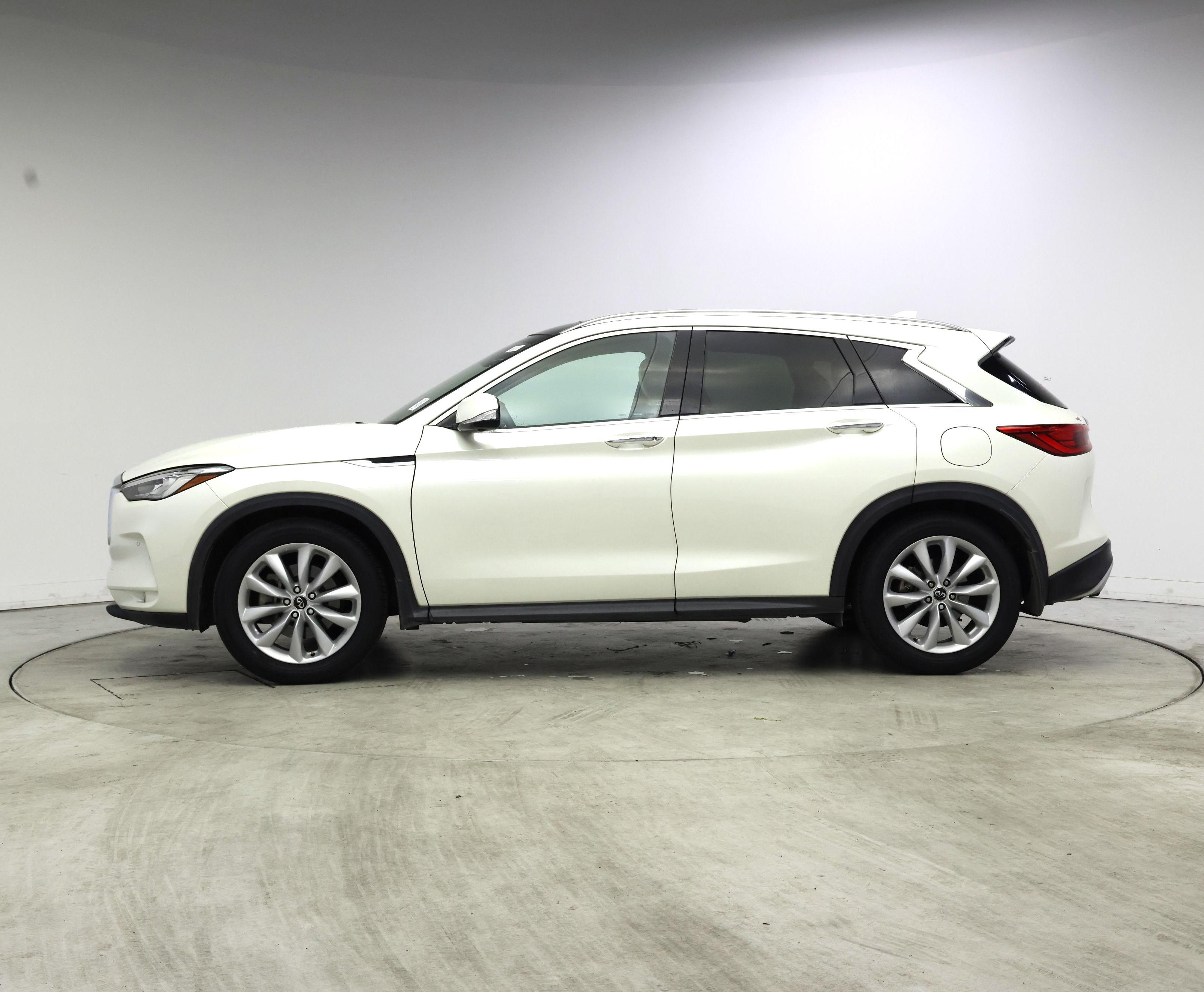 Thumbnail: 2019 INFINITI QX50 - 3