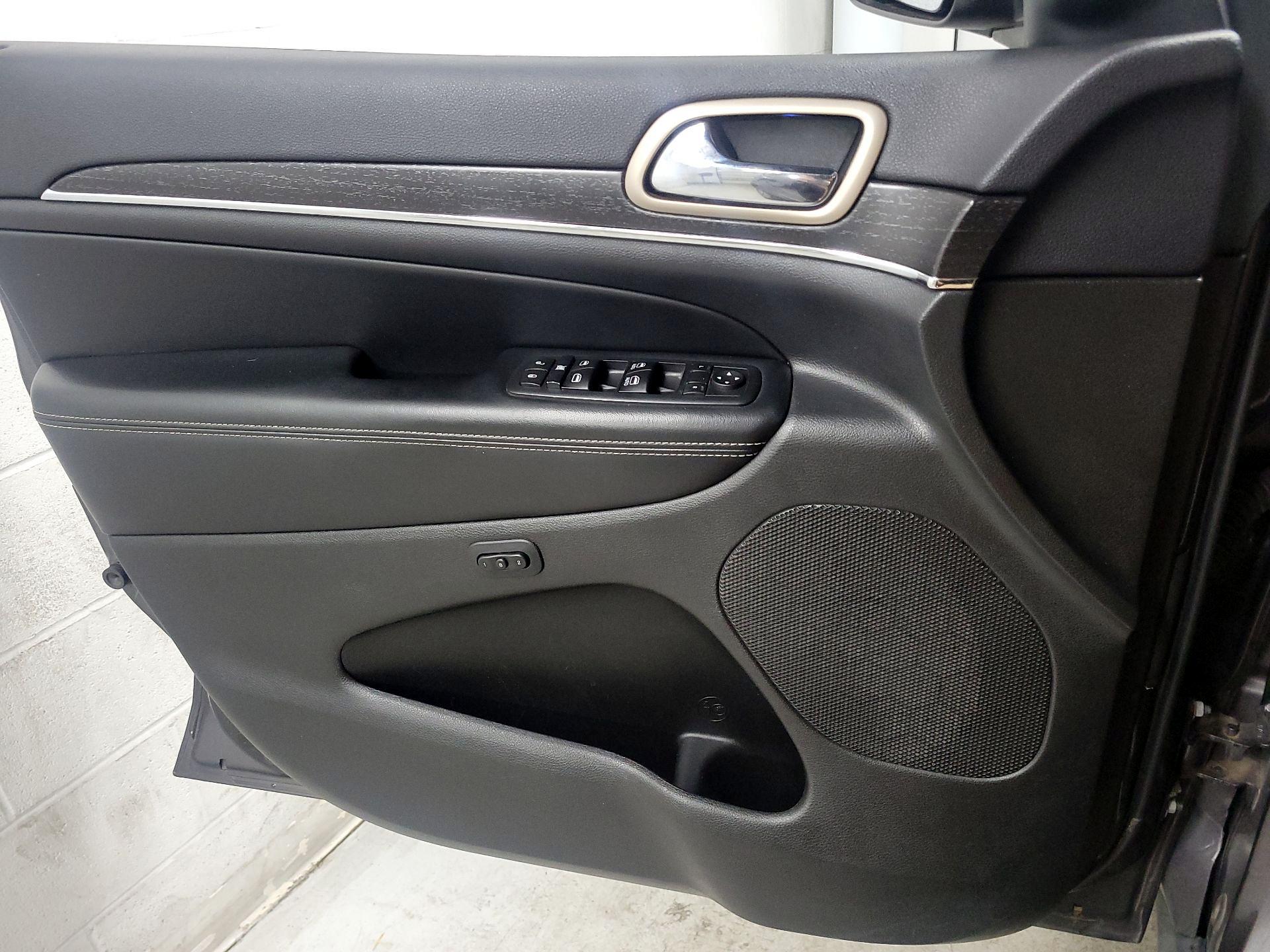 Thumbnail: 2017 Jeep Grand Cherokee - 12