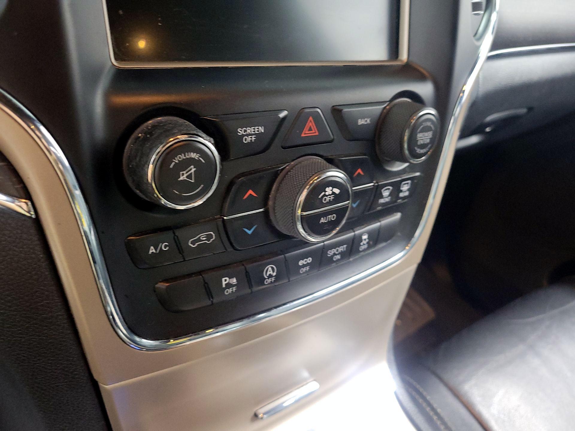 Thumbnail: 2017 Jeep Grand Cherokee - 15