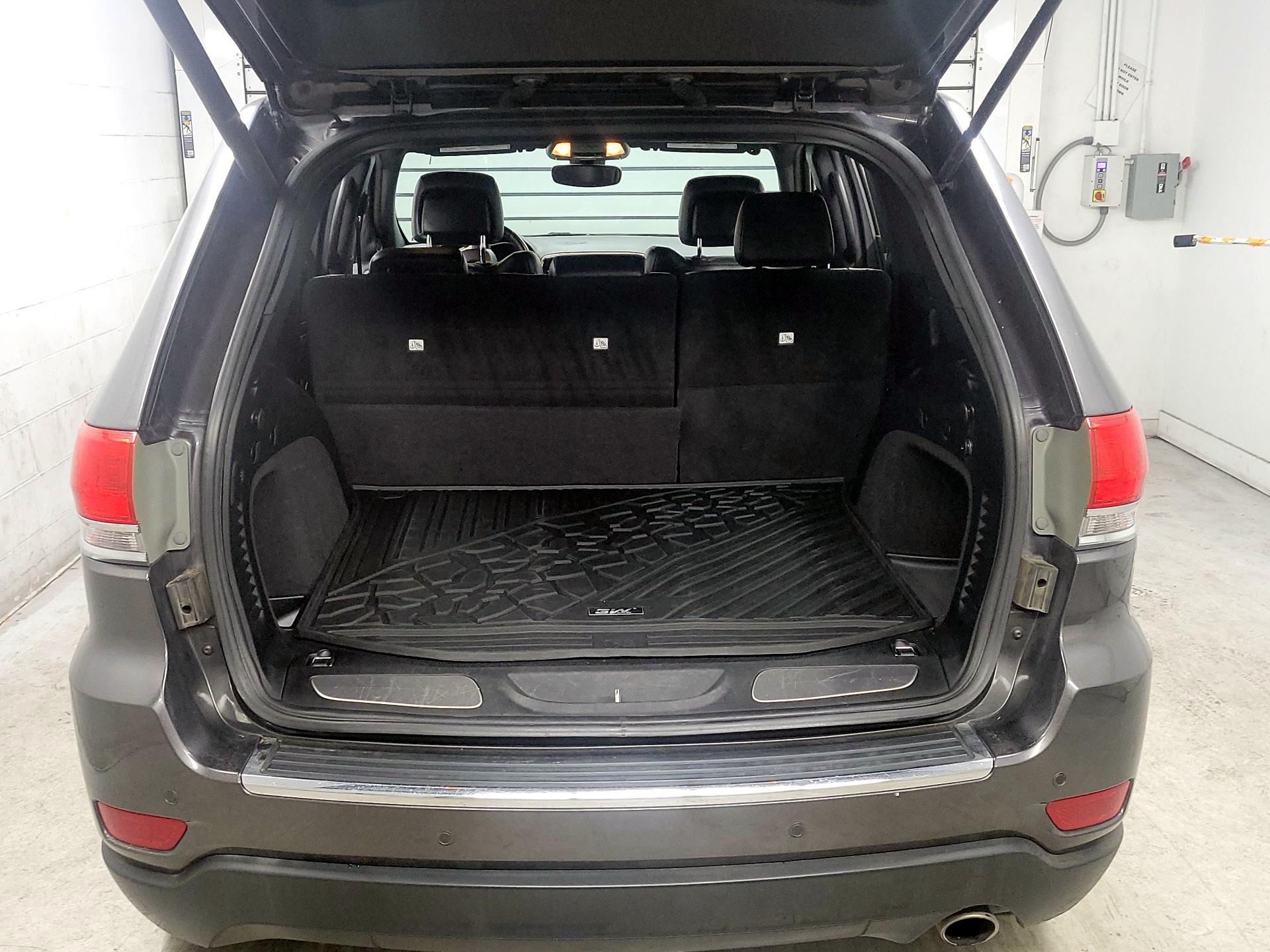 Thumbnail: 2017 Jeep Grand Cherokee - 17