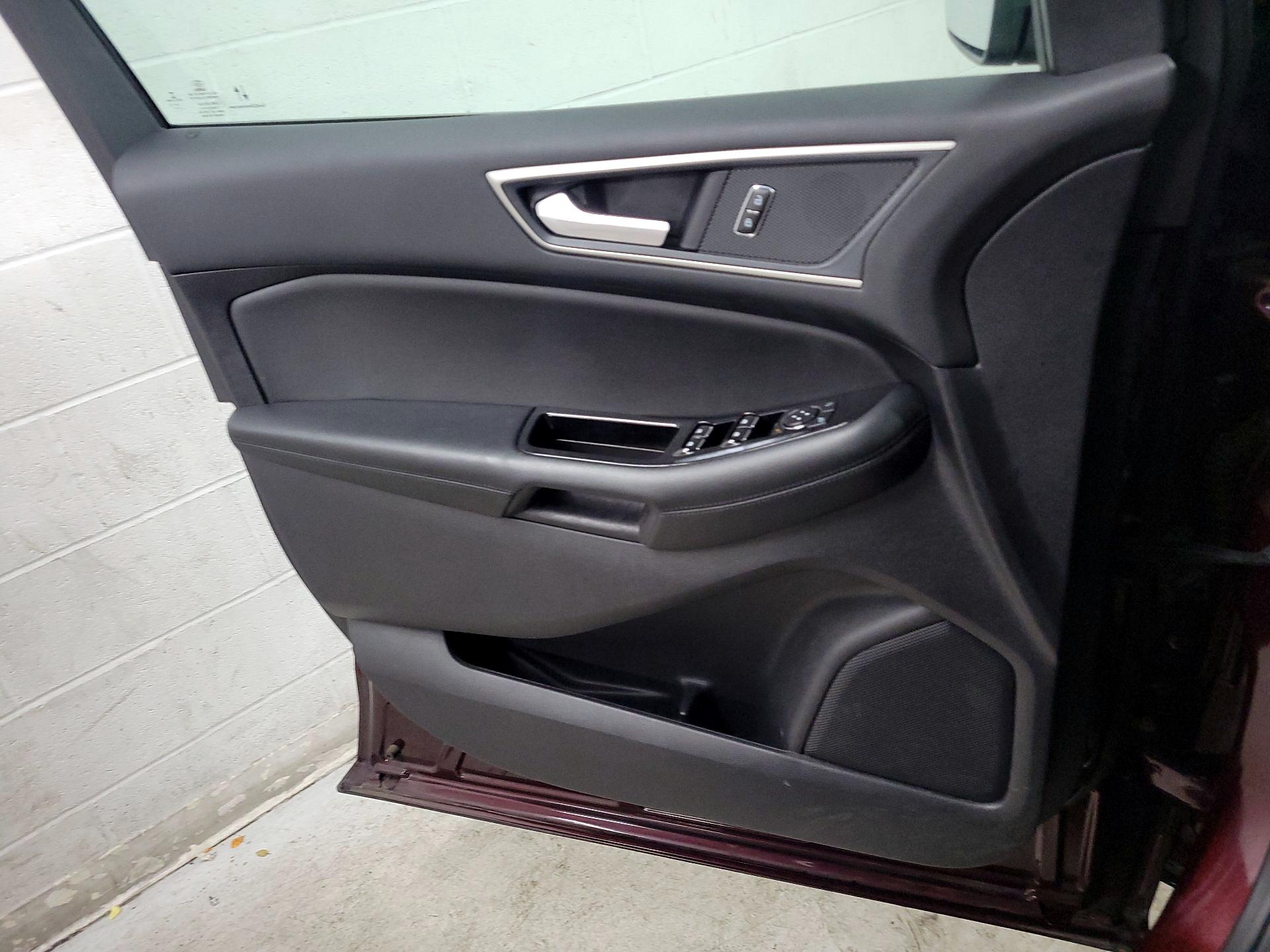 Thumbnail: 2020 Ford Edge - 12