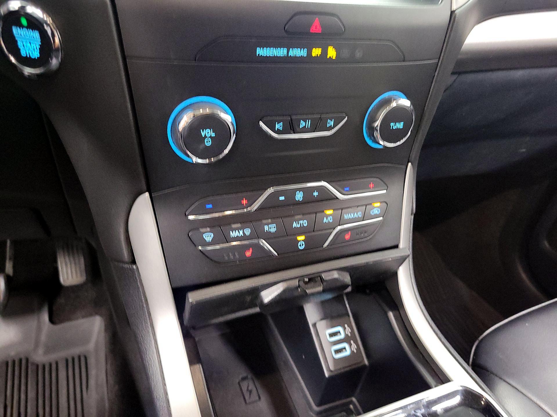 Thumbnail: 2020 Ford Edge - 15