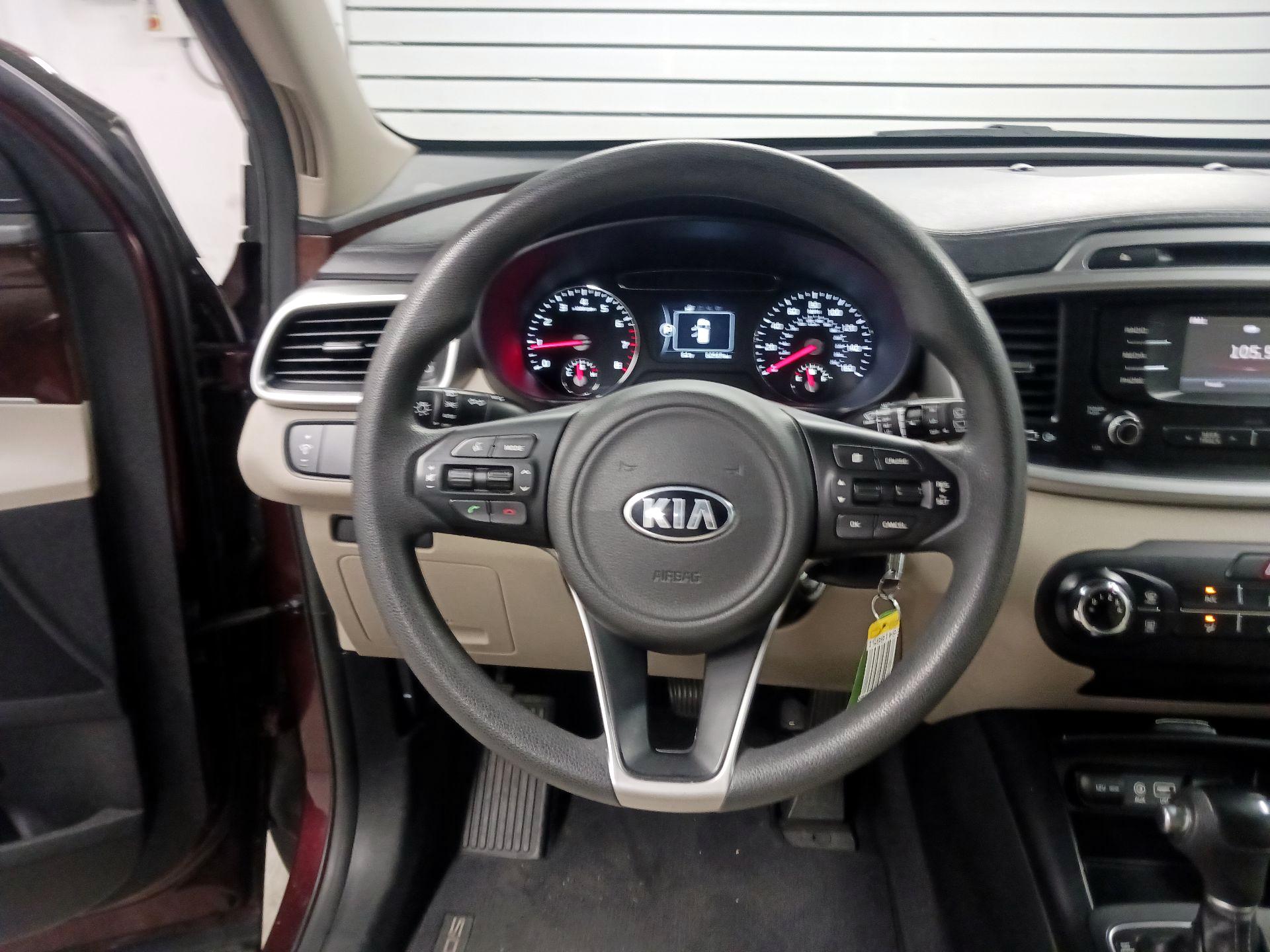 Thumbnail: 2017 Kia Sorento - 10