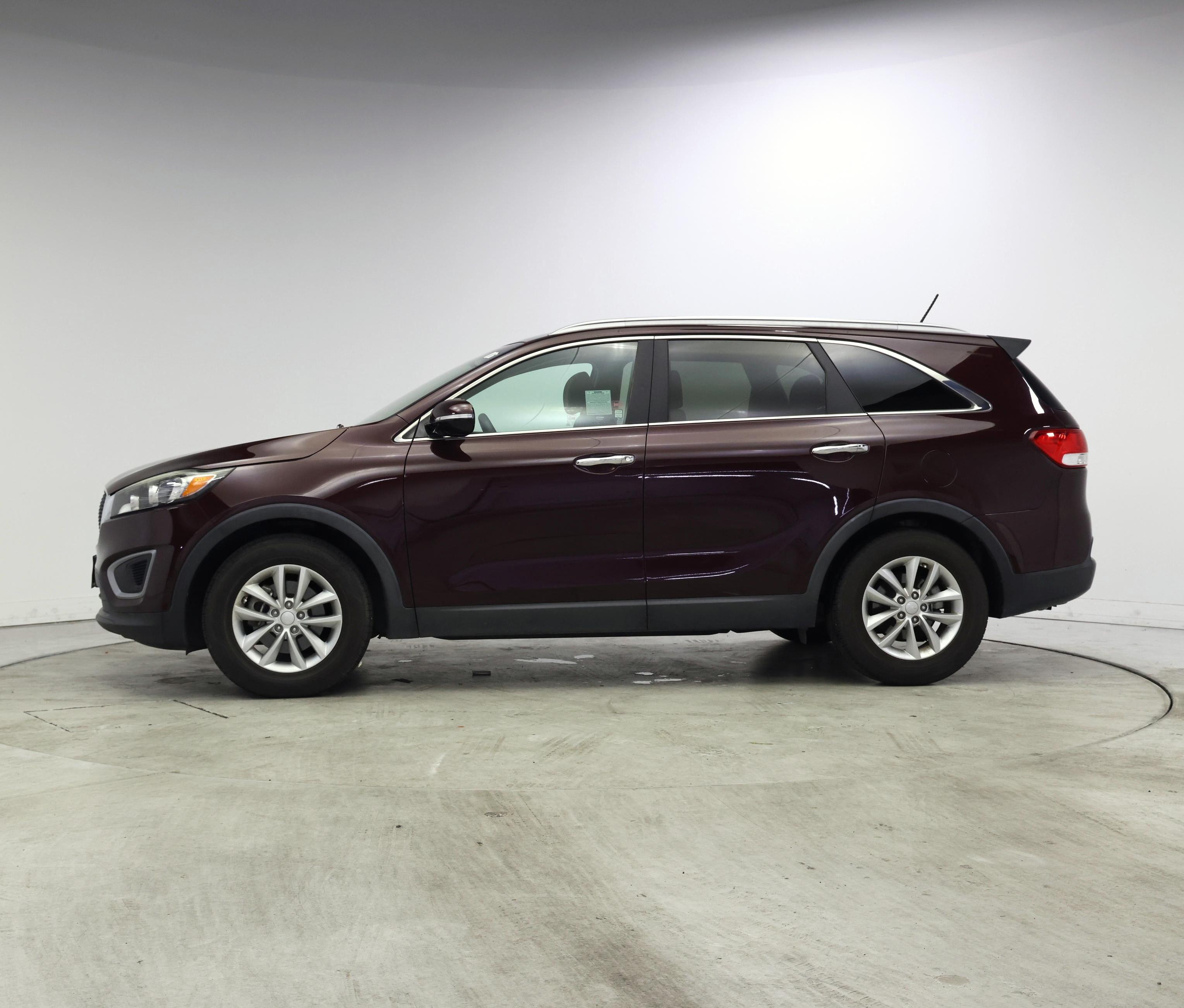 Thumbnail: 2017 Kia Sorento - 3