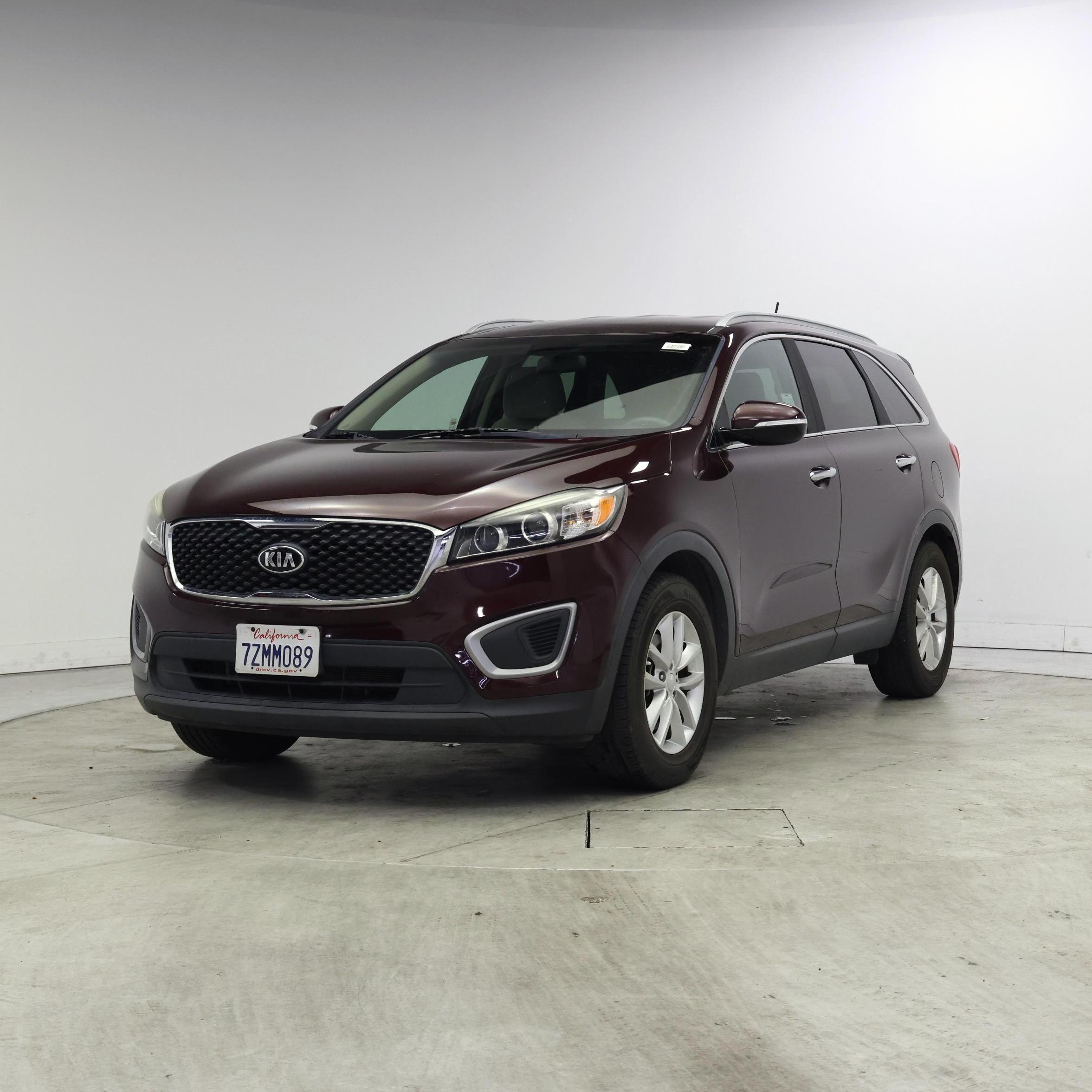 Thumbnail: 2017 Kia Sorento - 4