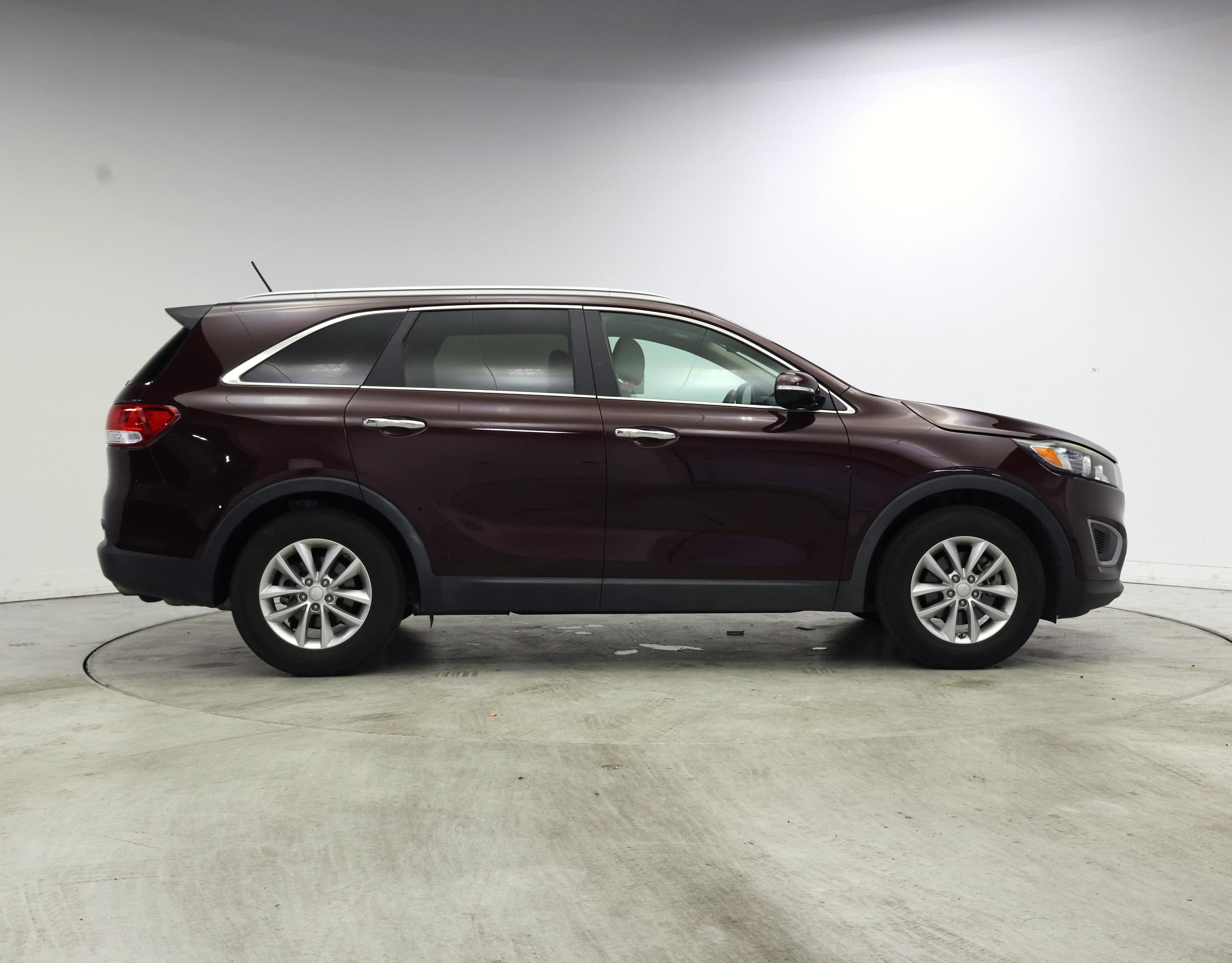 Thumbnail: 2017 Kia Sorento - 7