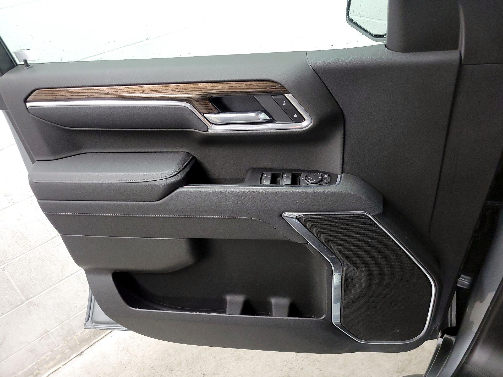 Thumbnail: 2026 Chevrolet Silverado 1500 - 12