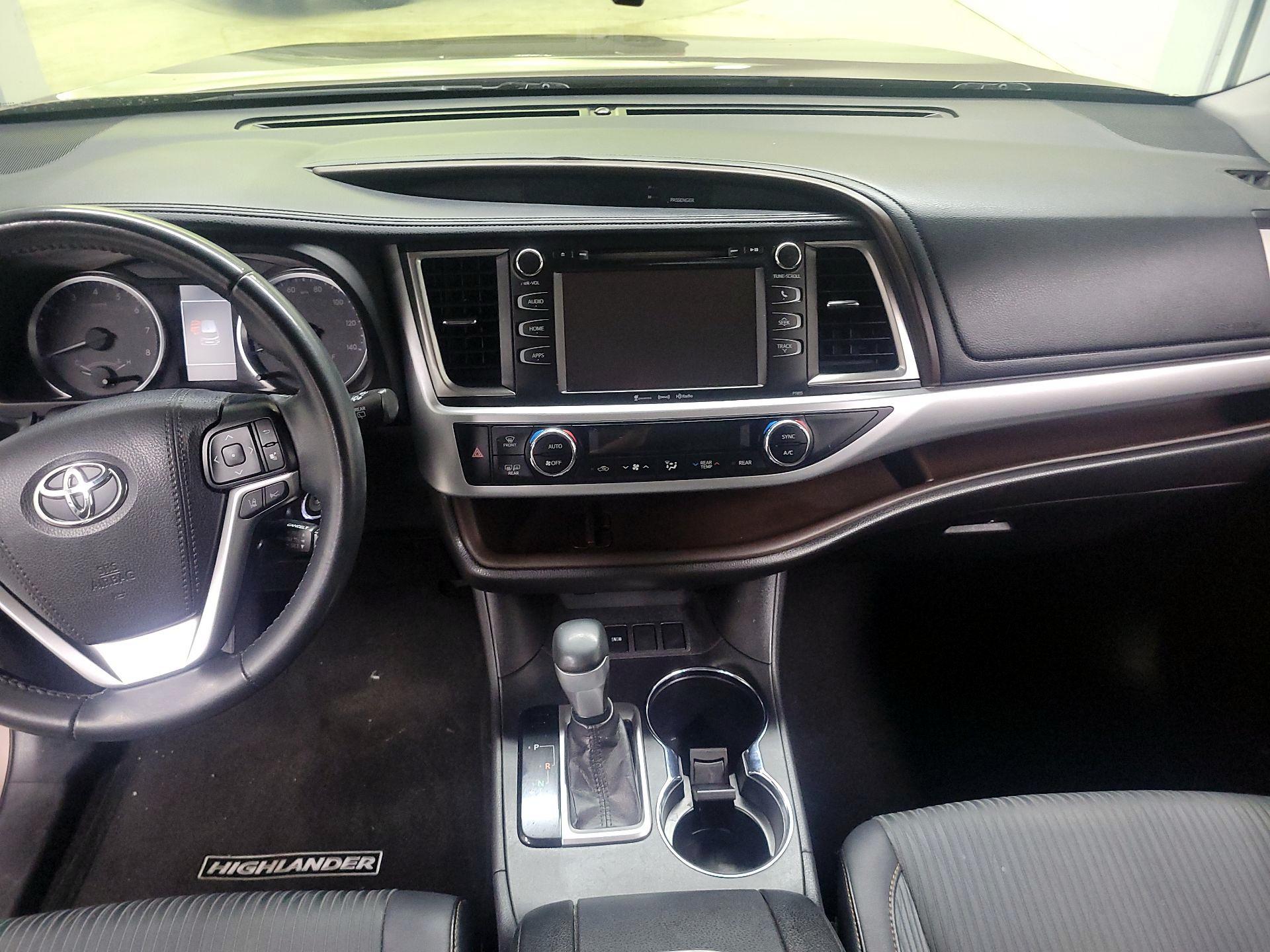 Thumbnail: 2019 Toyota Highlander - 9