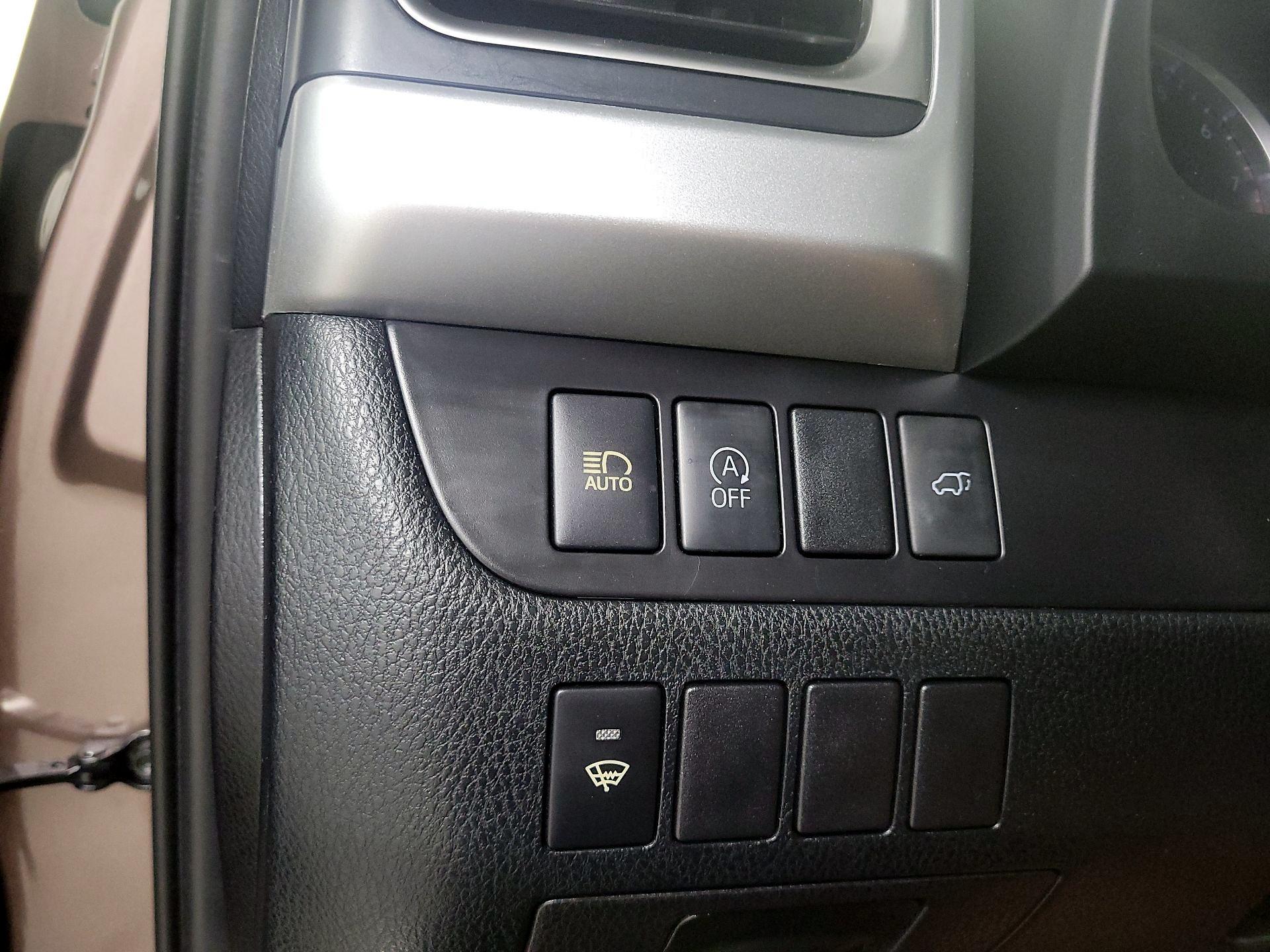 Thumbnail: 2019 Toyota Highlander - 13