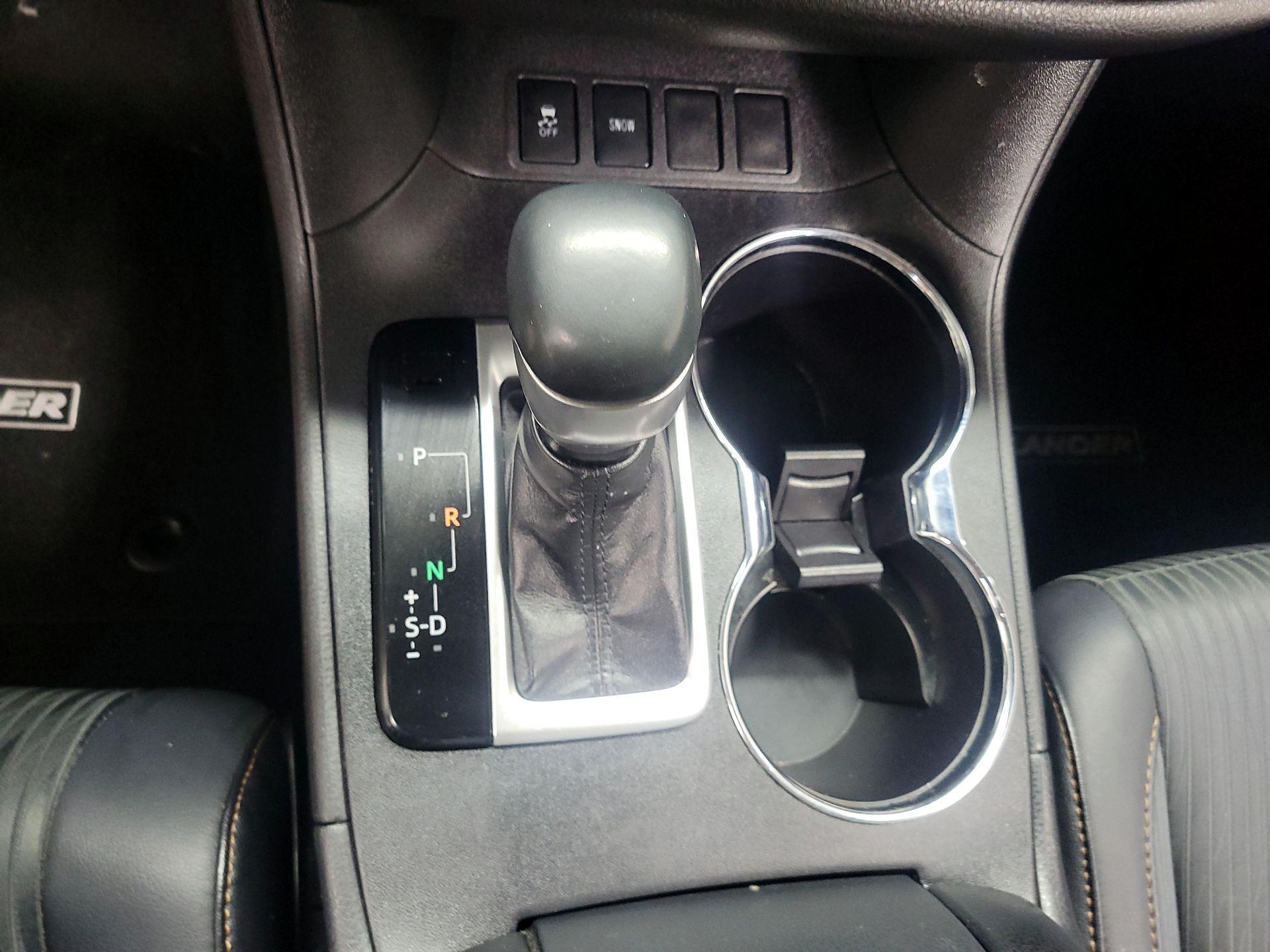 Thumbnail: 2019 Toyota Highlander - 17