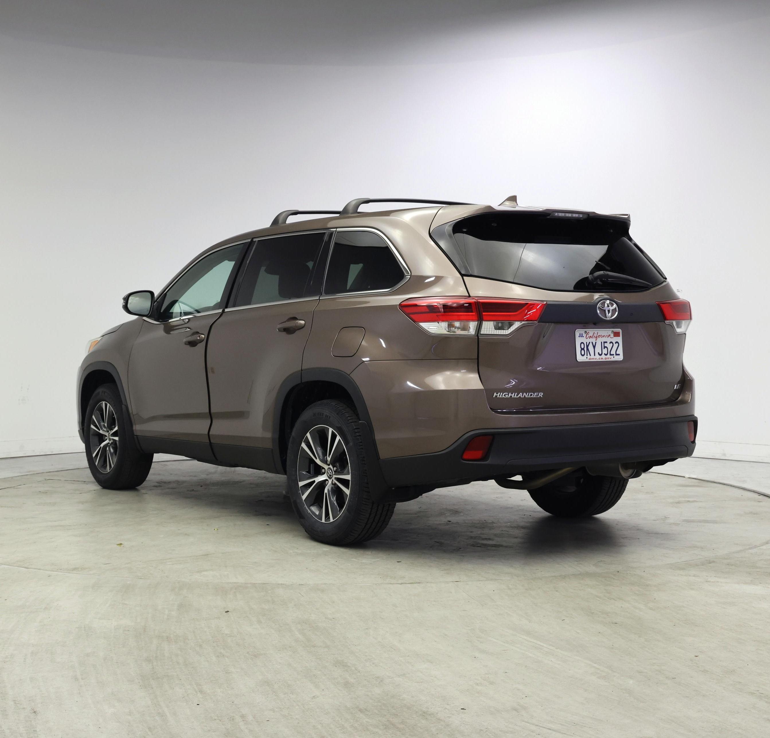 Thumbnail: 2019 Toyota Highlander - 2