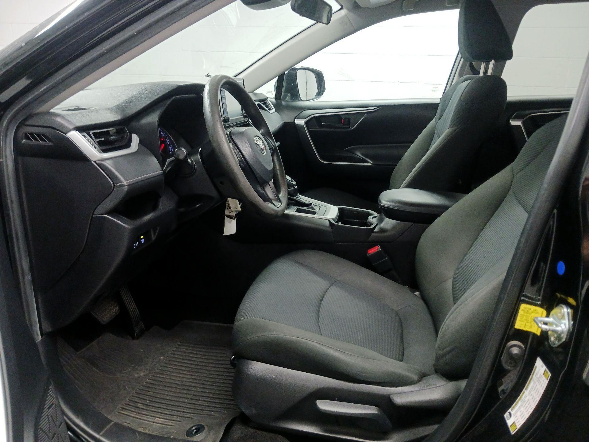 Thumbnail: 2021 Toyota RAV4 - 11