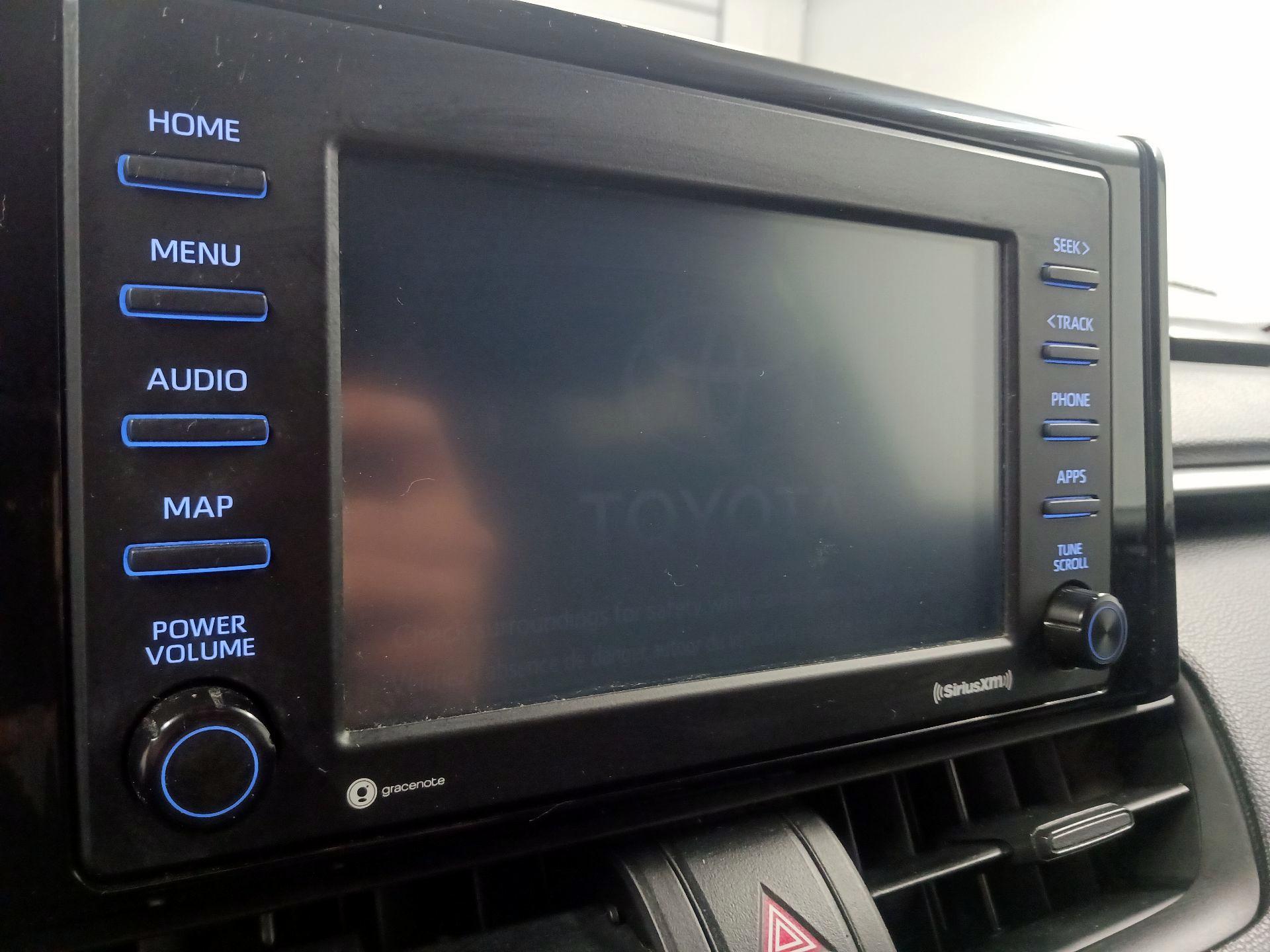 Thumbnail: 2021 Toyota RAV4 - 14