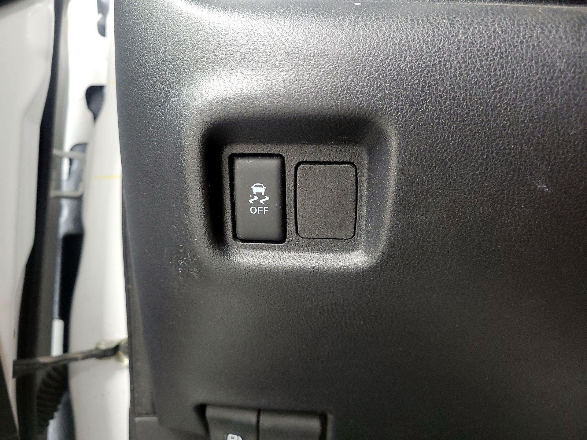 Thumbnail: 2017 Nissan Versa - 13