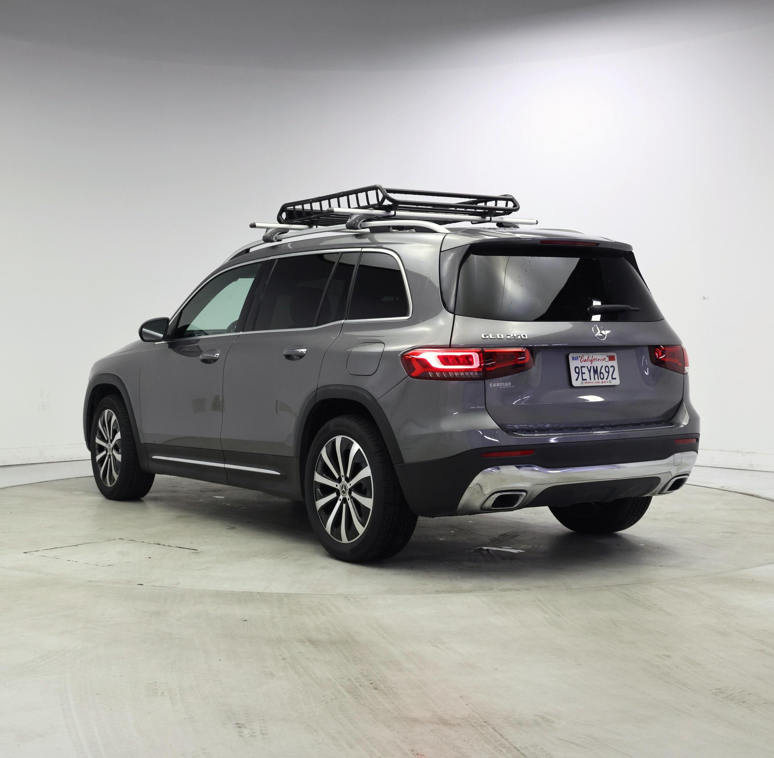 Thumbnail: 2021 Mercedes-Benz GLB - 2