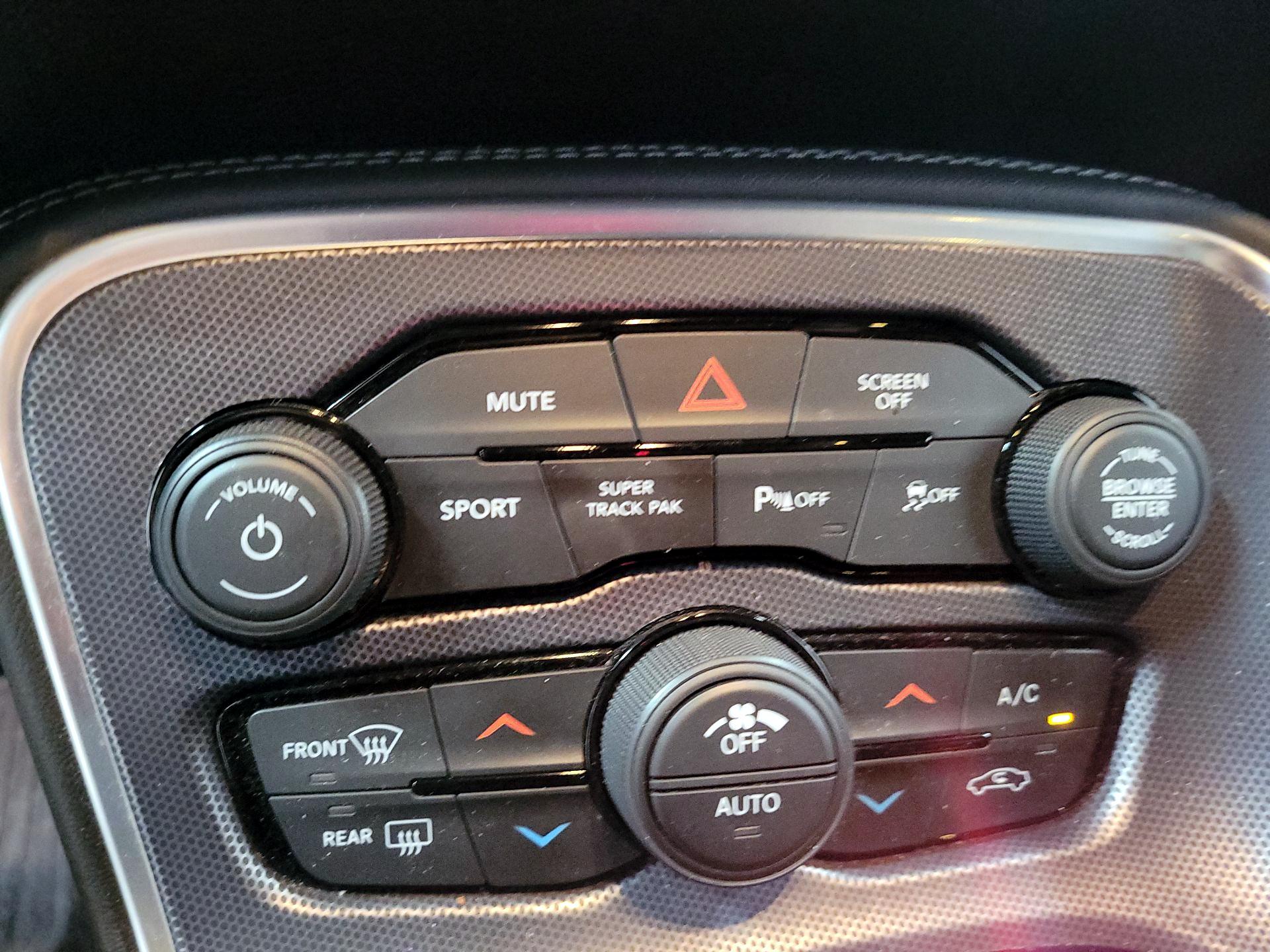 Thumbnail: 2018 Dodge Challenger - 15