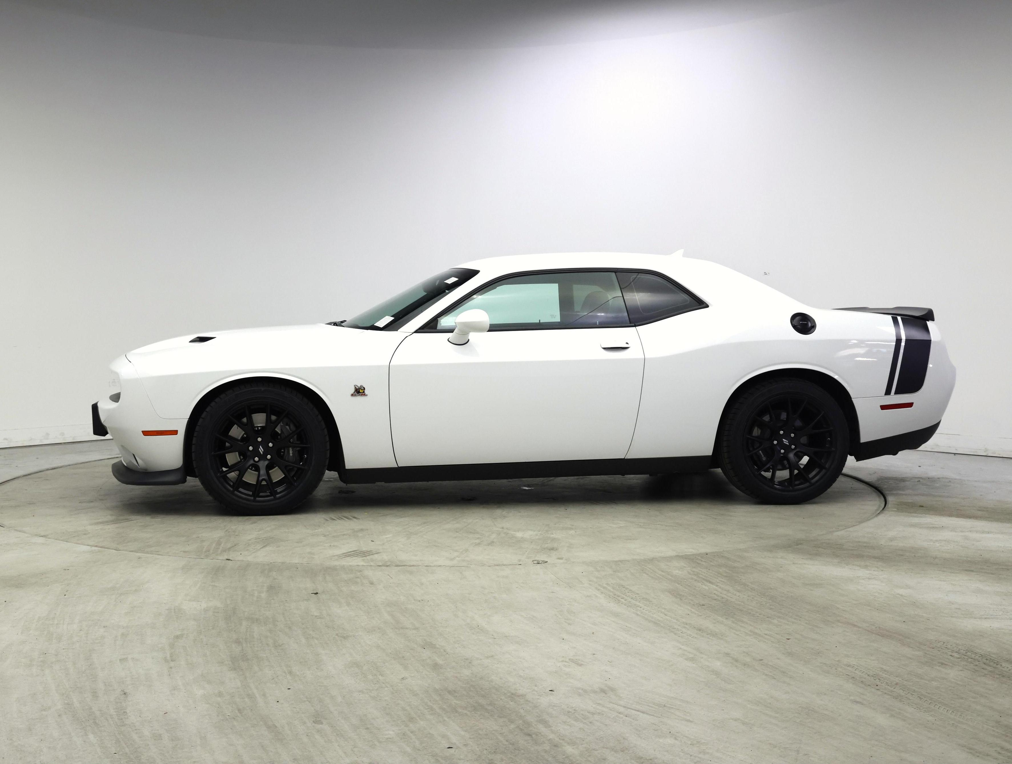 Thumbnail: 2018 Dodge Challenger - 3