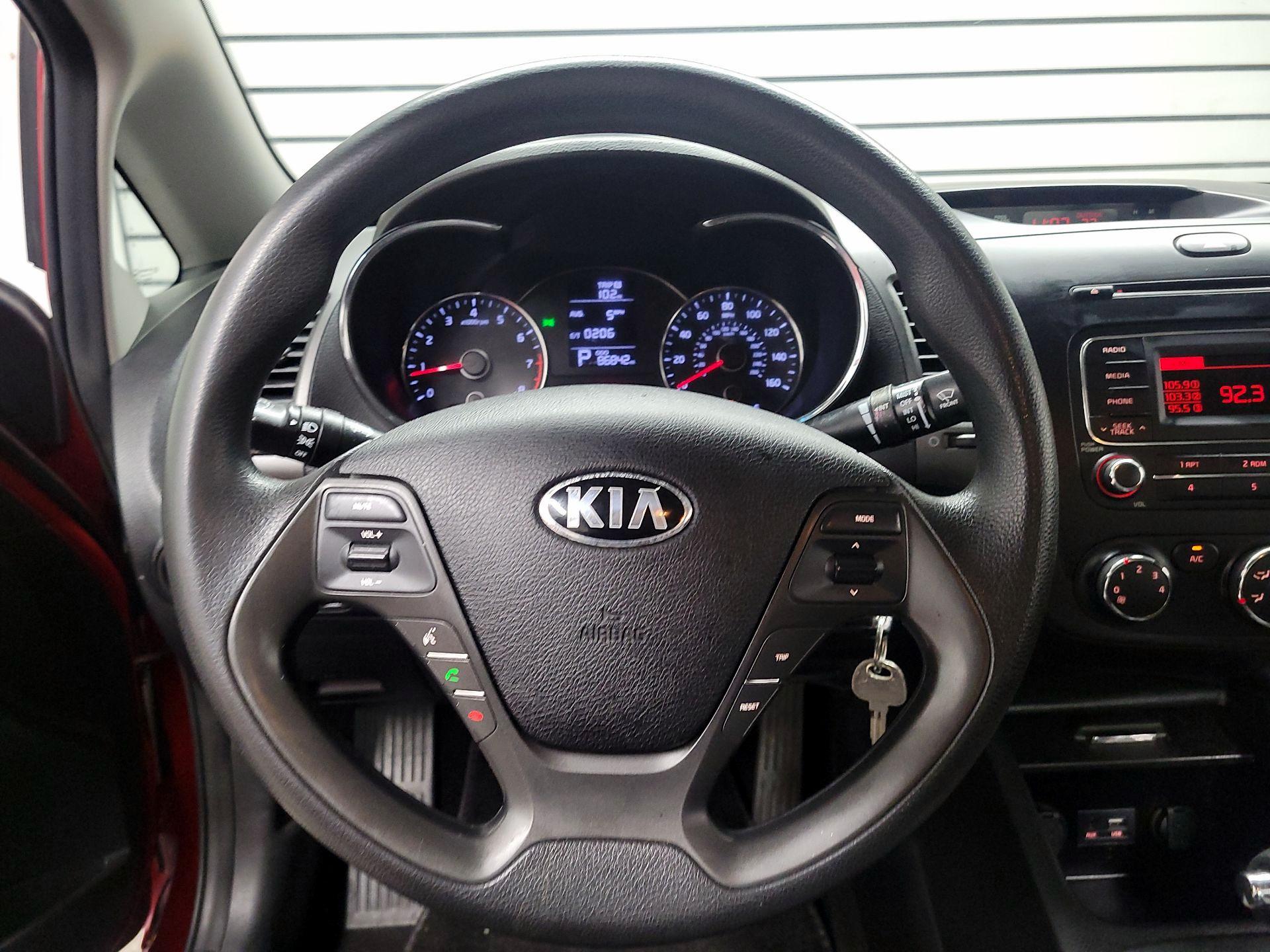 Thumbnail: 2016 Kia Forte - 10
