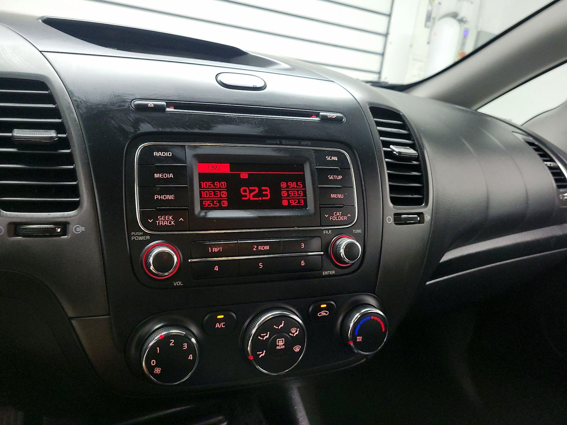 Thumbnail: 2016 Kia Forte - 13