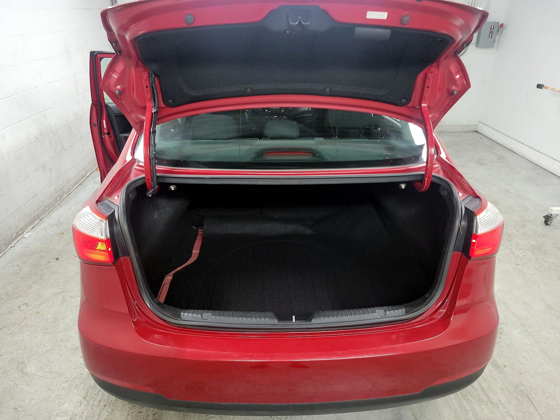 Thumbnail: 2016 Kia Forte - 16