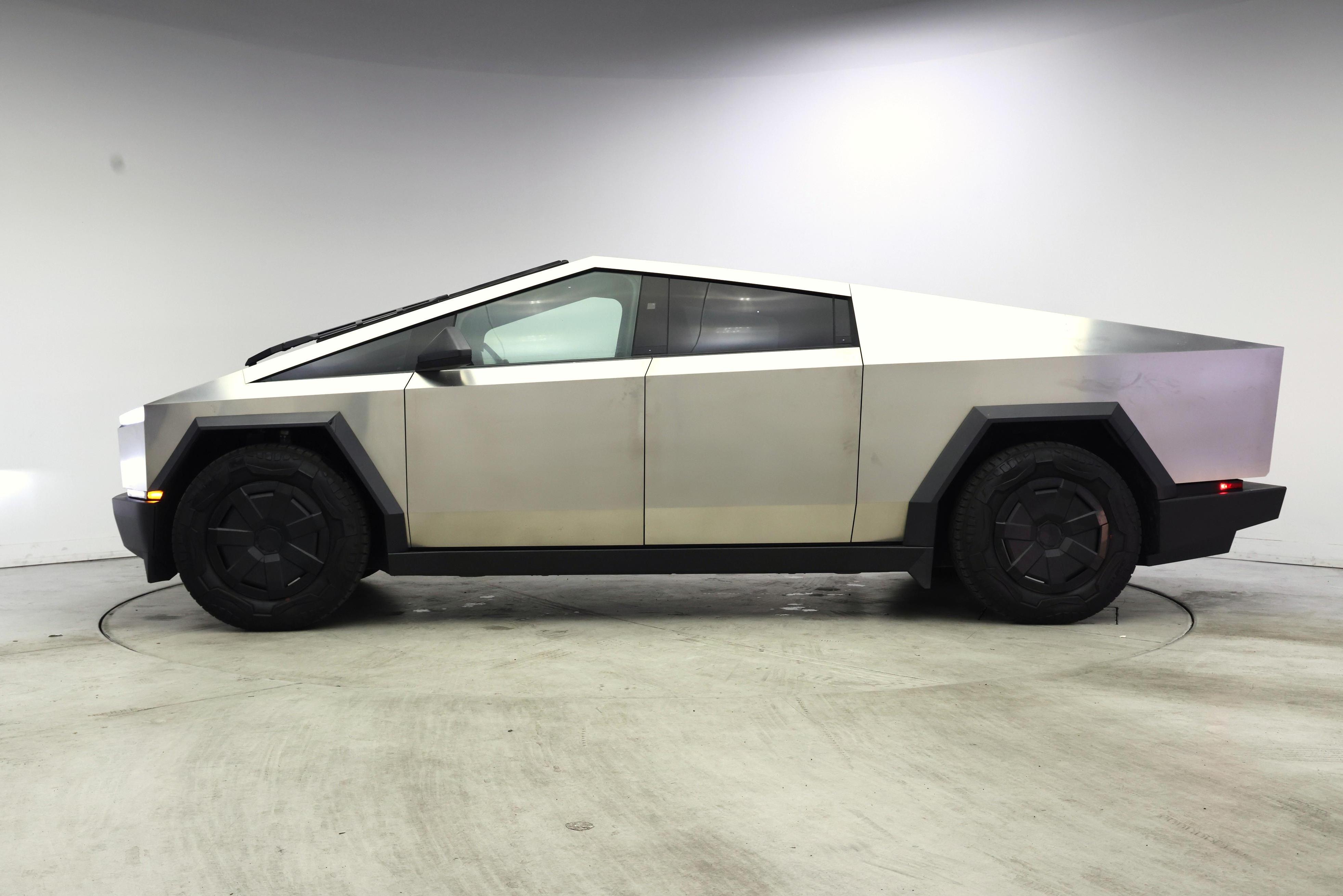 Thumbnail: 2024 Tesla Cybertruck - 3