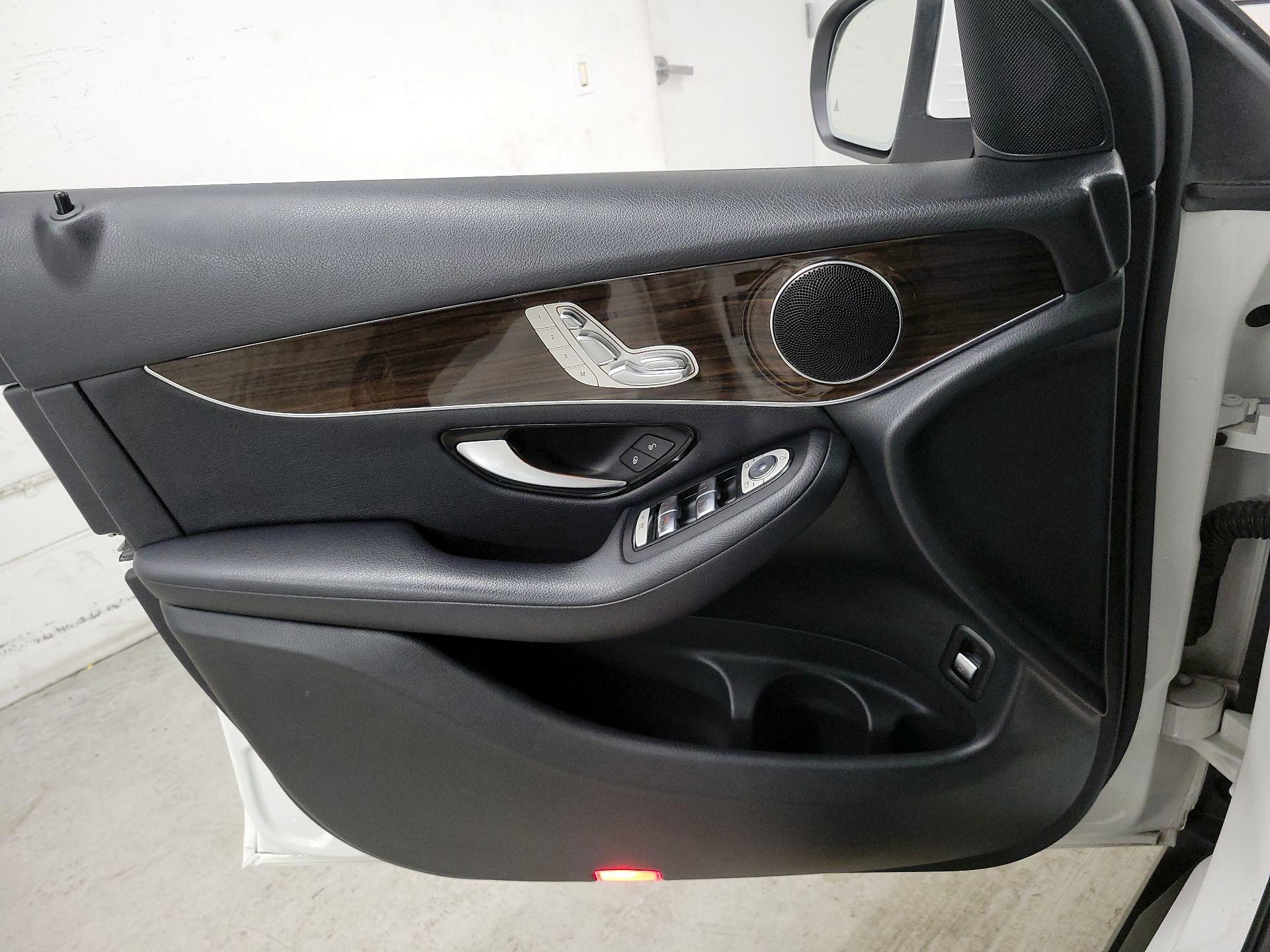 Thumbnail: 2018 Mercedes-Benz GLC - 12