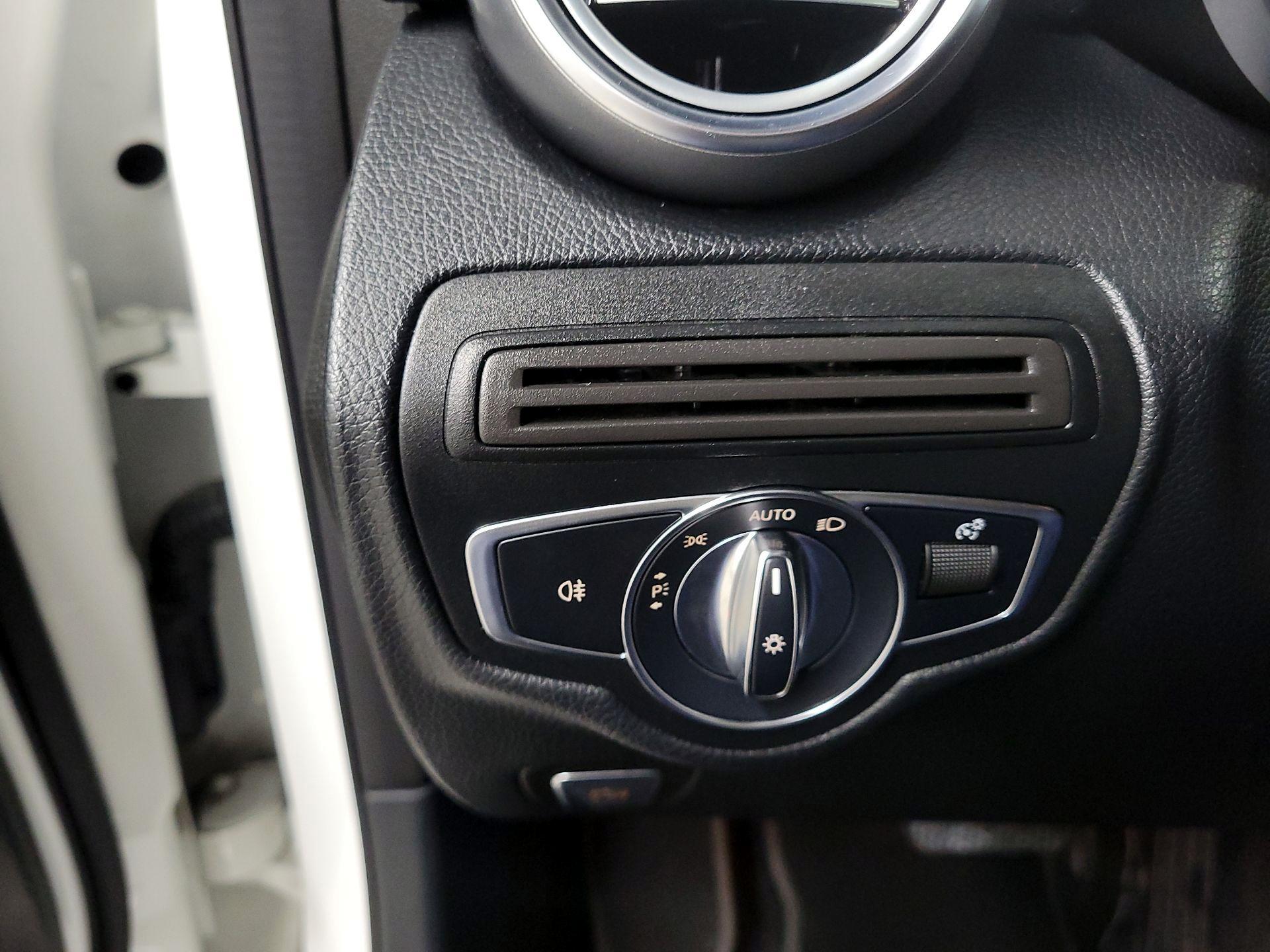 Thumbnail: 2018 Mercedes-Benz GLC - 13