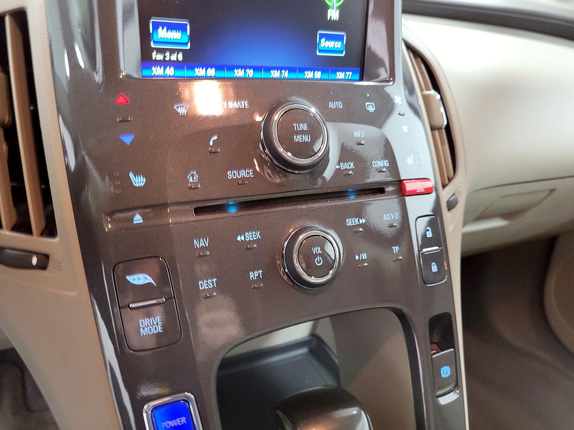 Thumbnail: 2015 Chevrolet Volt - 14