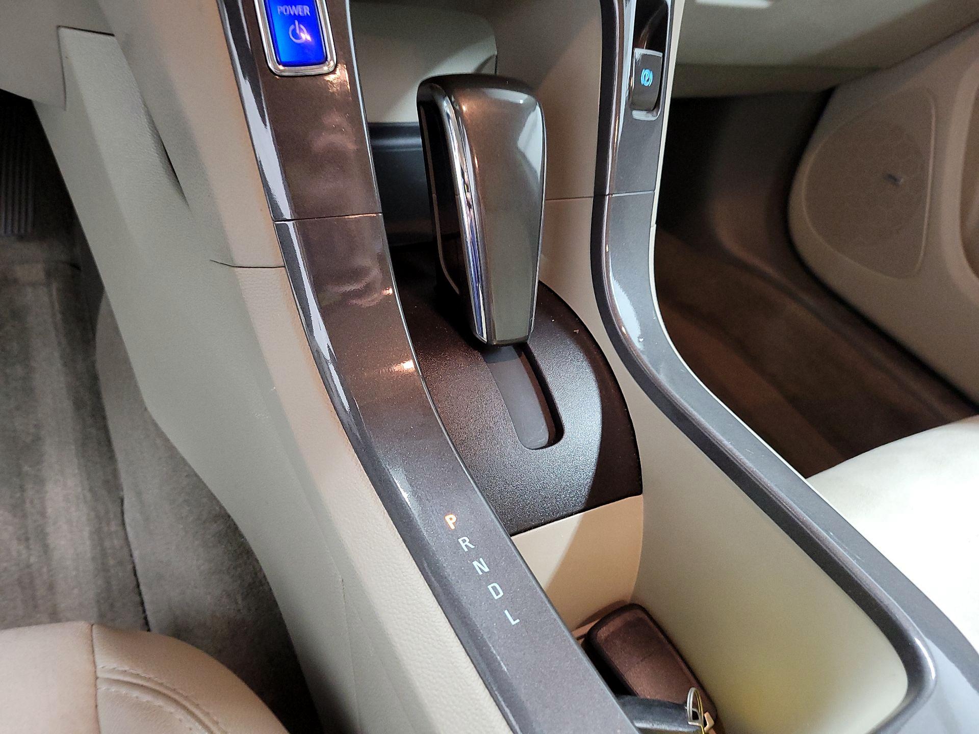 Thumbnail: 2015 Chevrolet Volt - 15