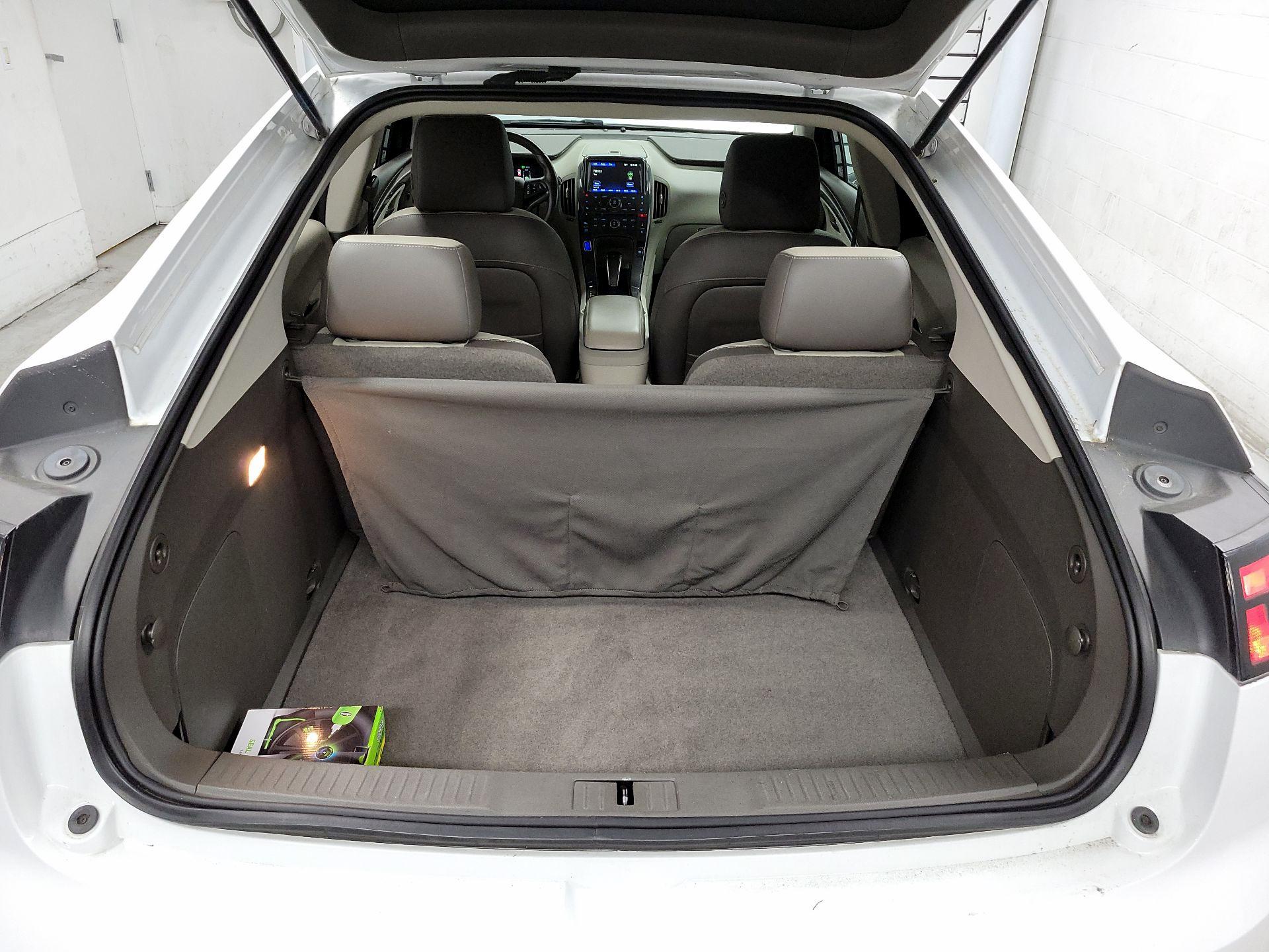 Thumbnail: 2015 Chevrolet Volt - 17