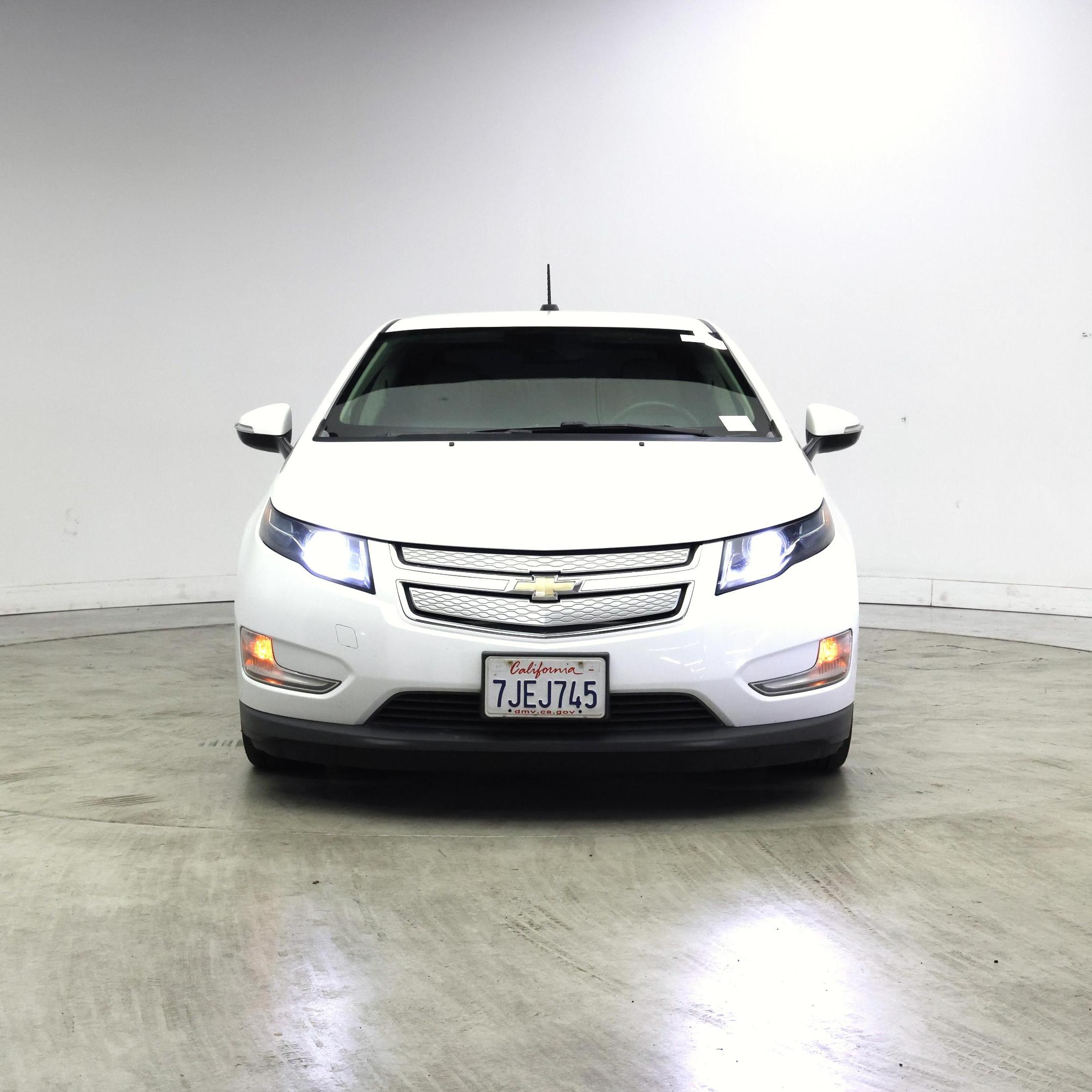 Thumbnail: 2015 Chevrolet Volt - 5