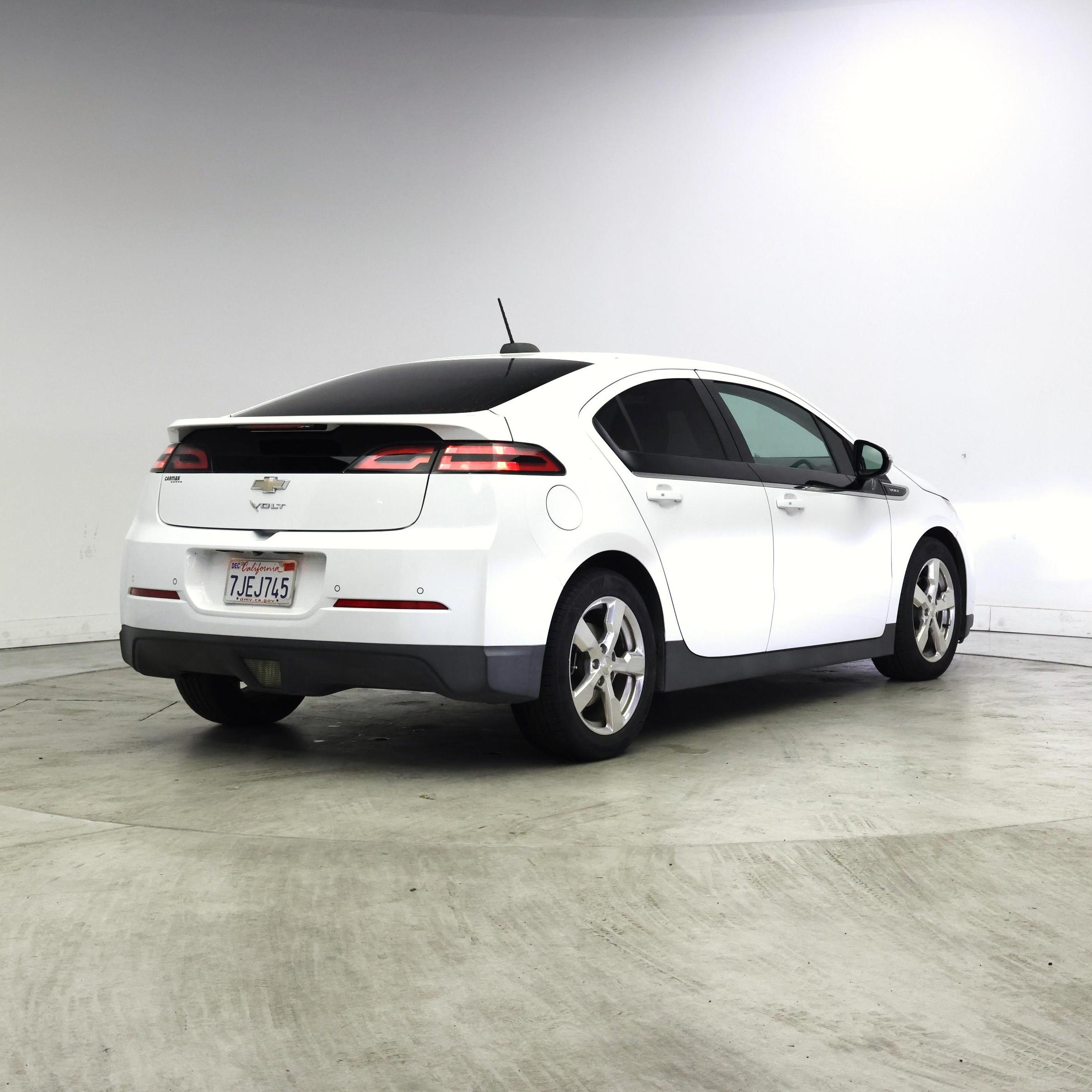 Thumbnail: 2015 Chevrolet Volt - 8