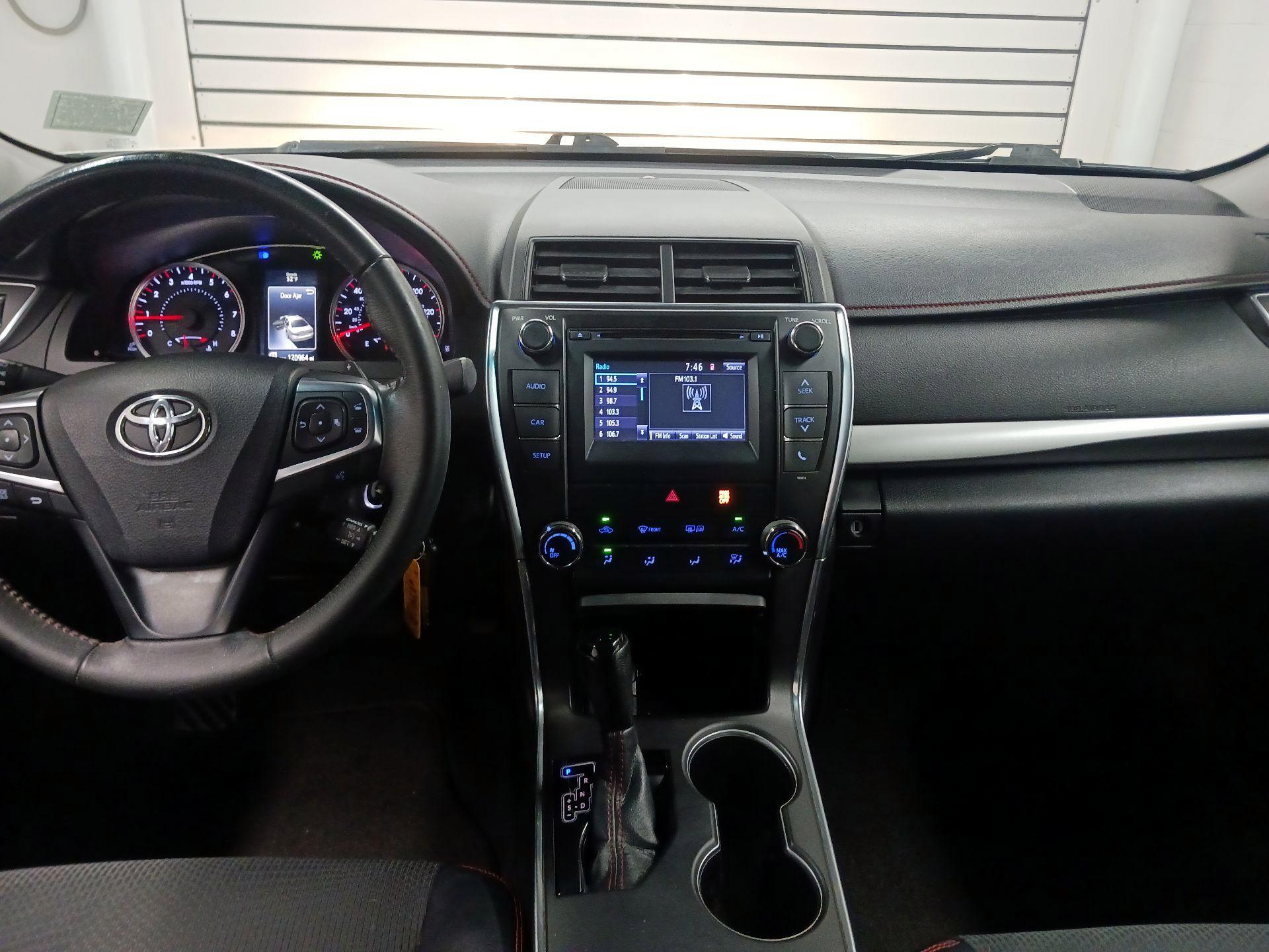 Thumbnail: 2016 Toyota Camry - 9