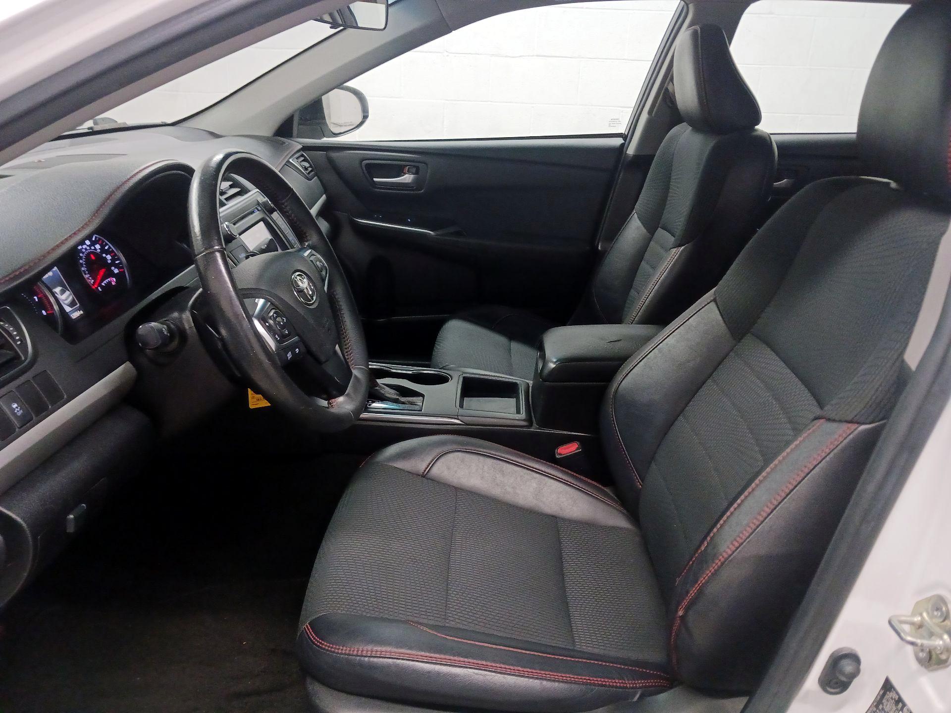 Thumbnail: 2016 Toyota Camry - 11