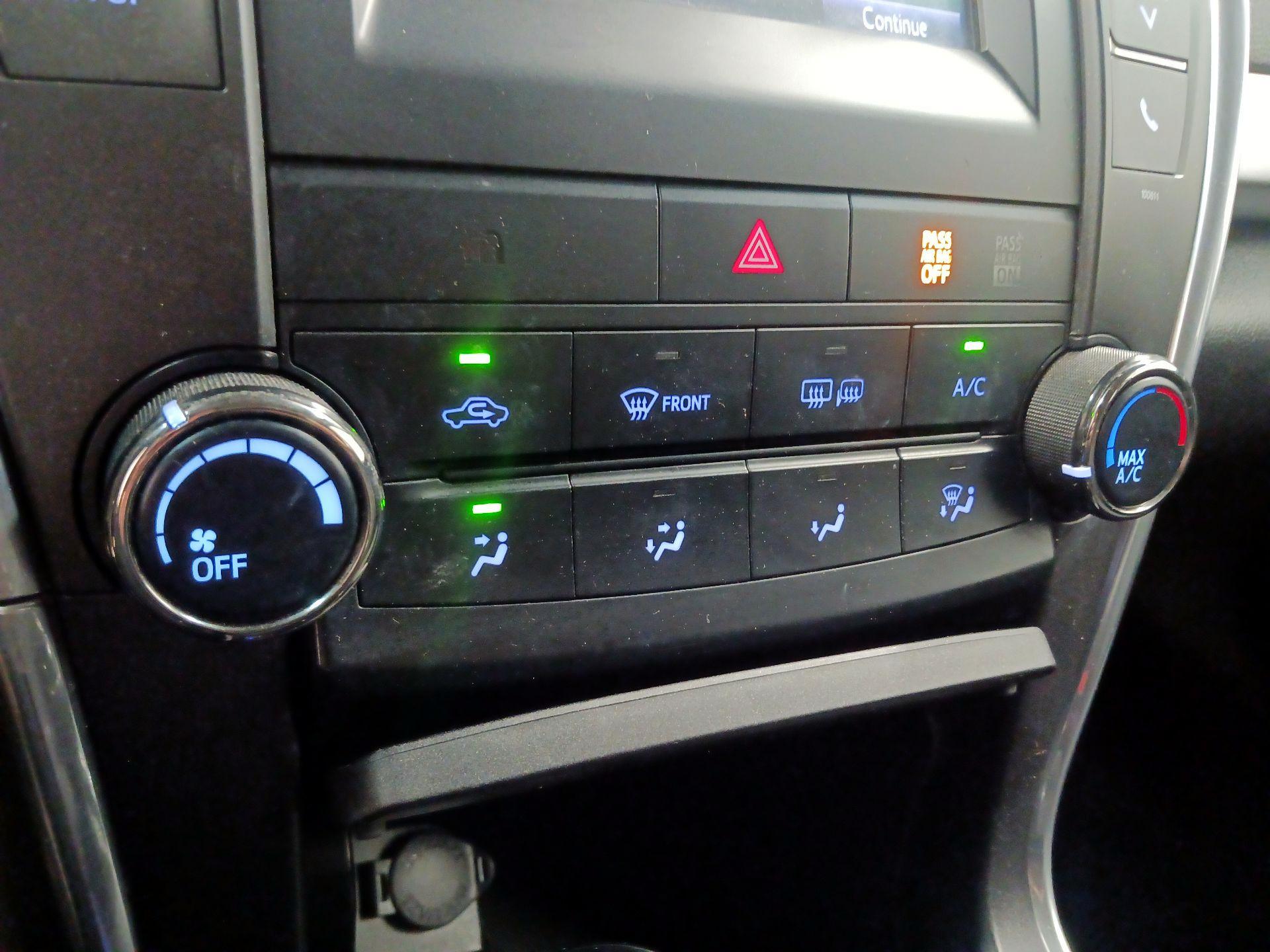 Thumbnail: 2016 Toyota Camry - 16