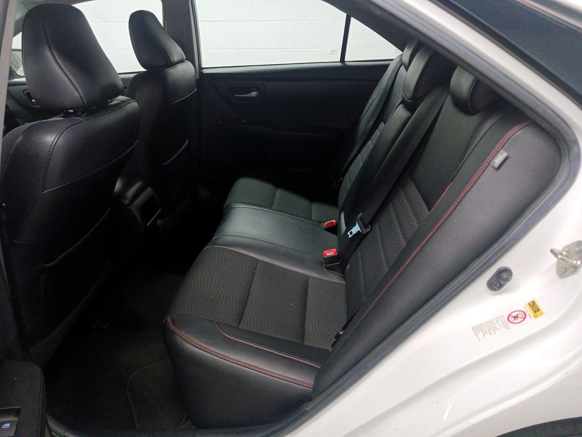 Thumbnail: 2016 Toyota Camry - 19