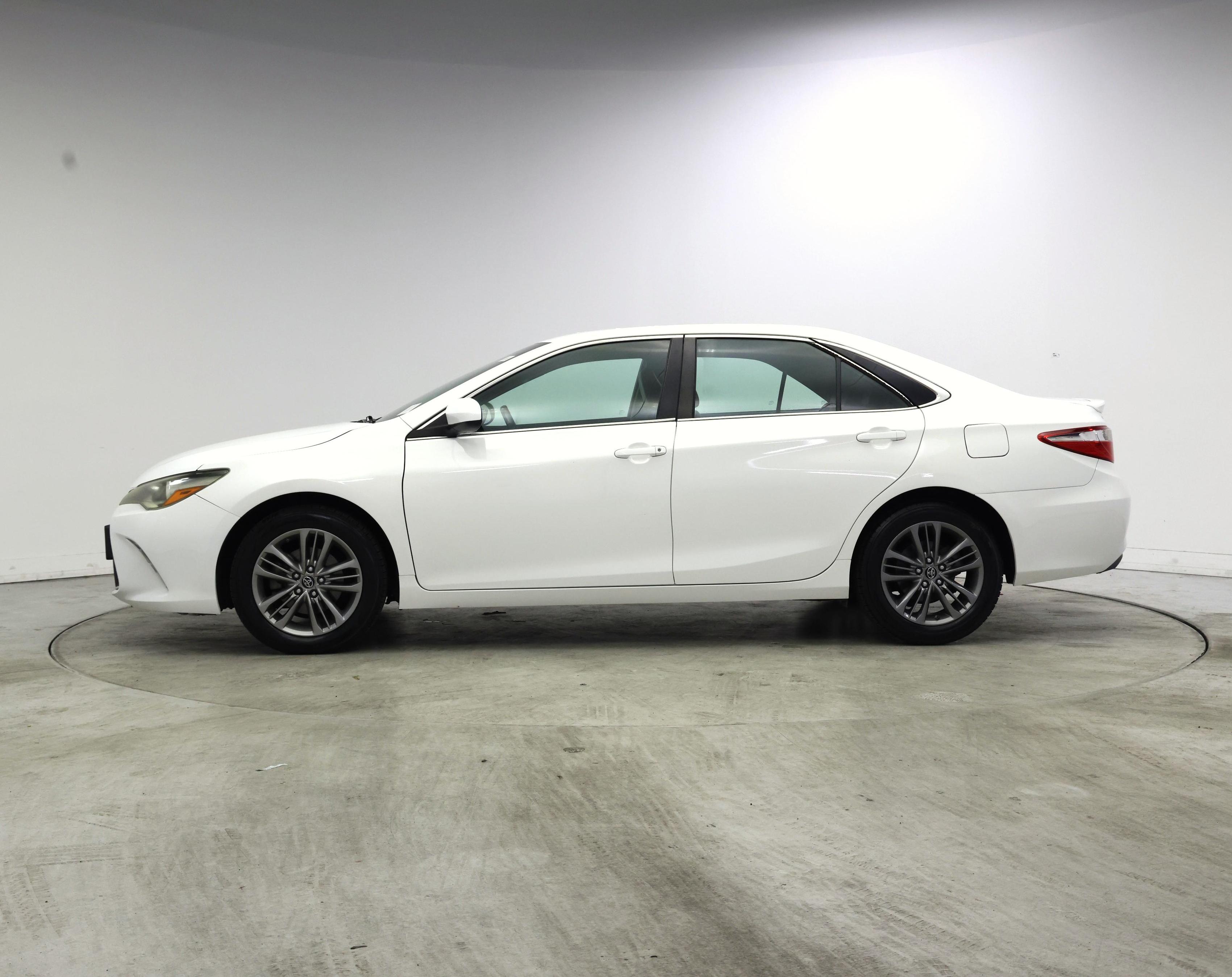 Thumbnail: 2016 Toyota Camry - 3
